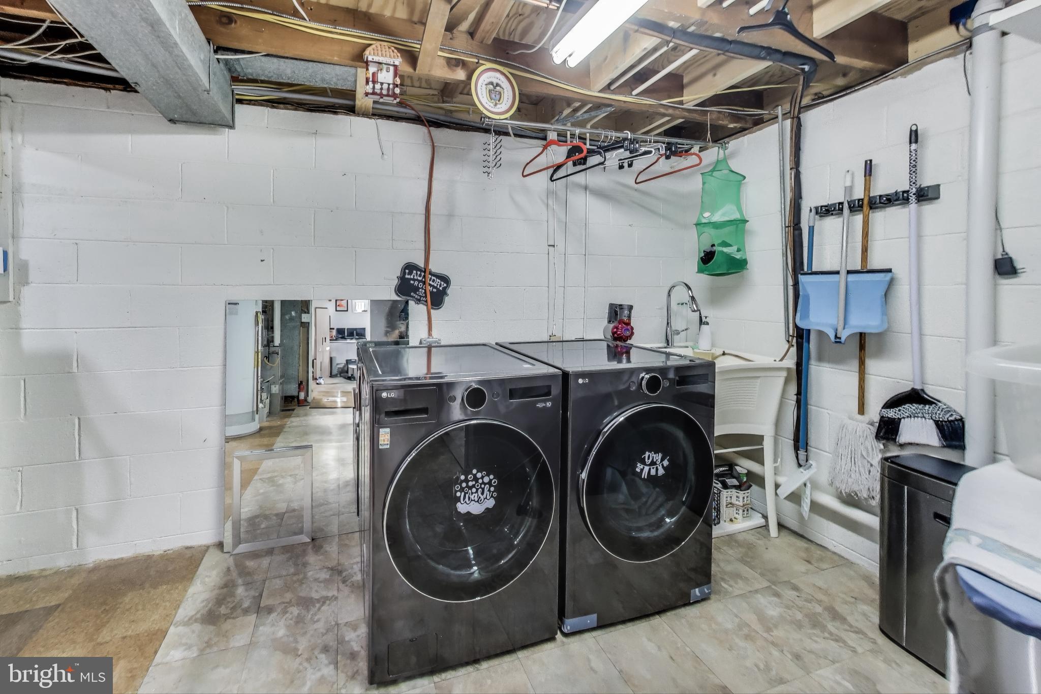 WHEATON WOODS - Residential