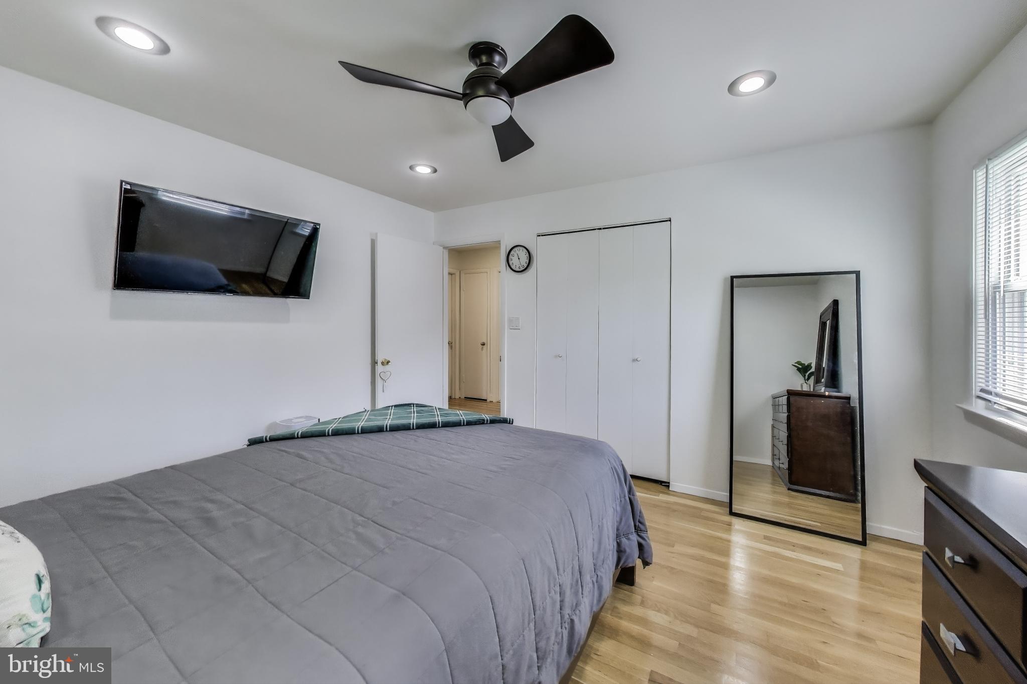 WHEATON WOODS - Residential