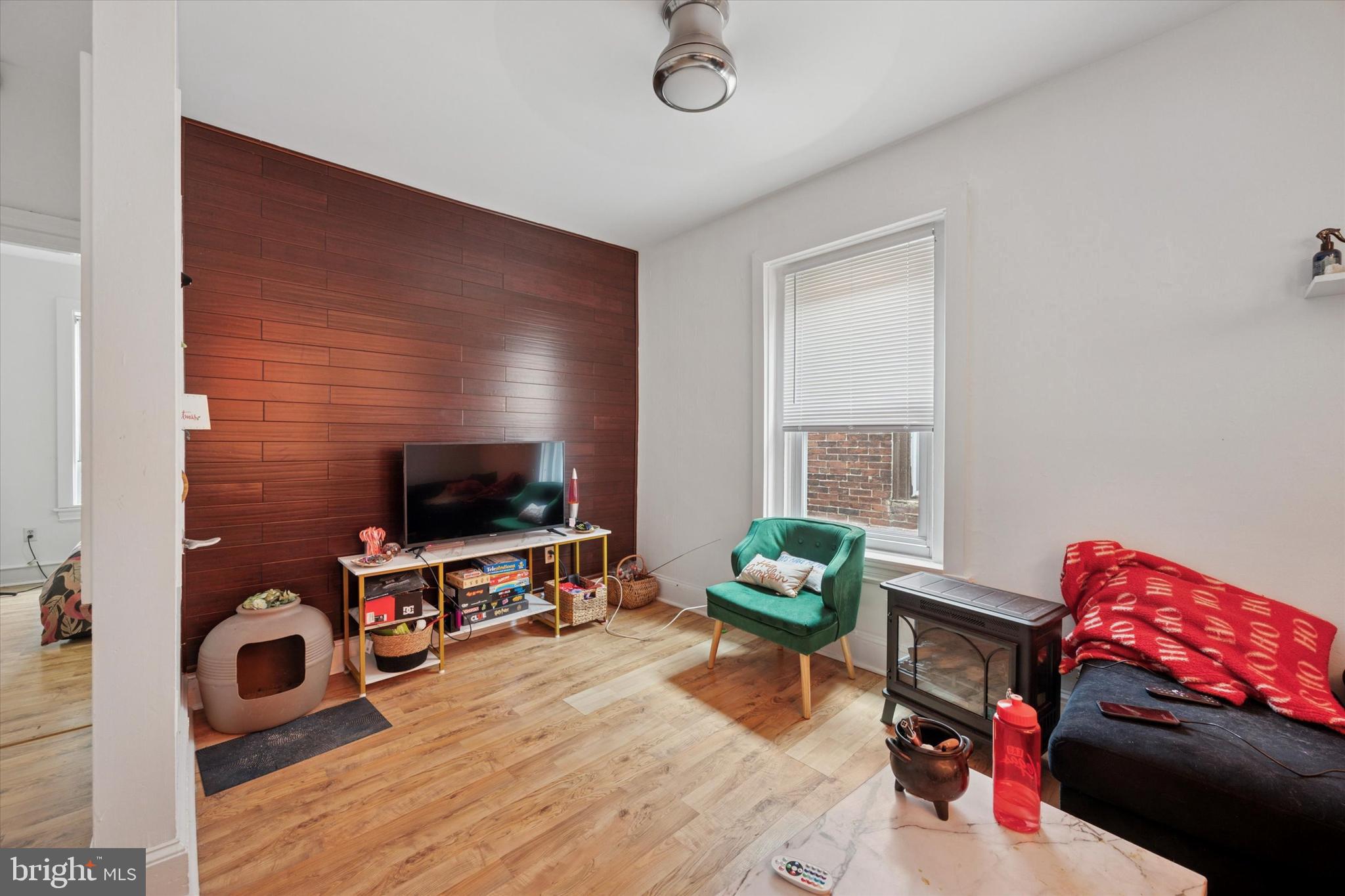 222 BUCKINGHAM PLACE