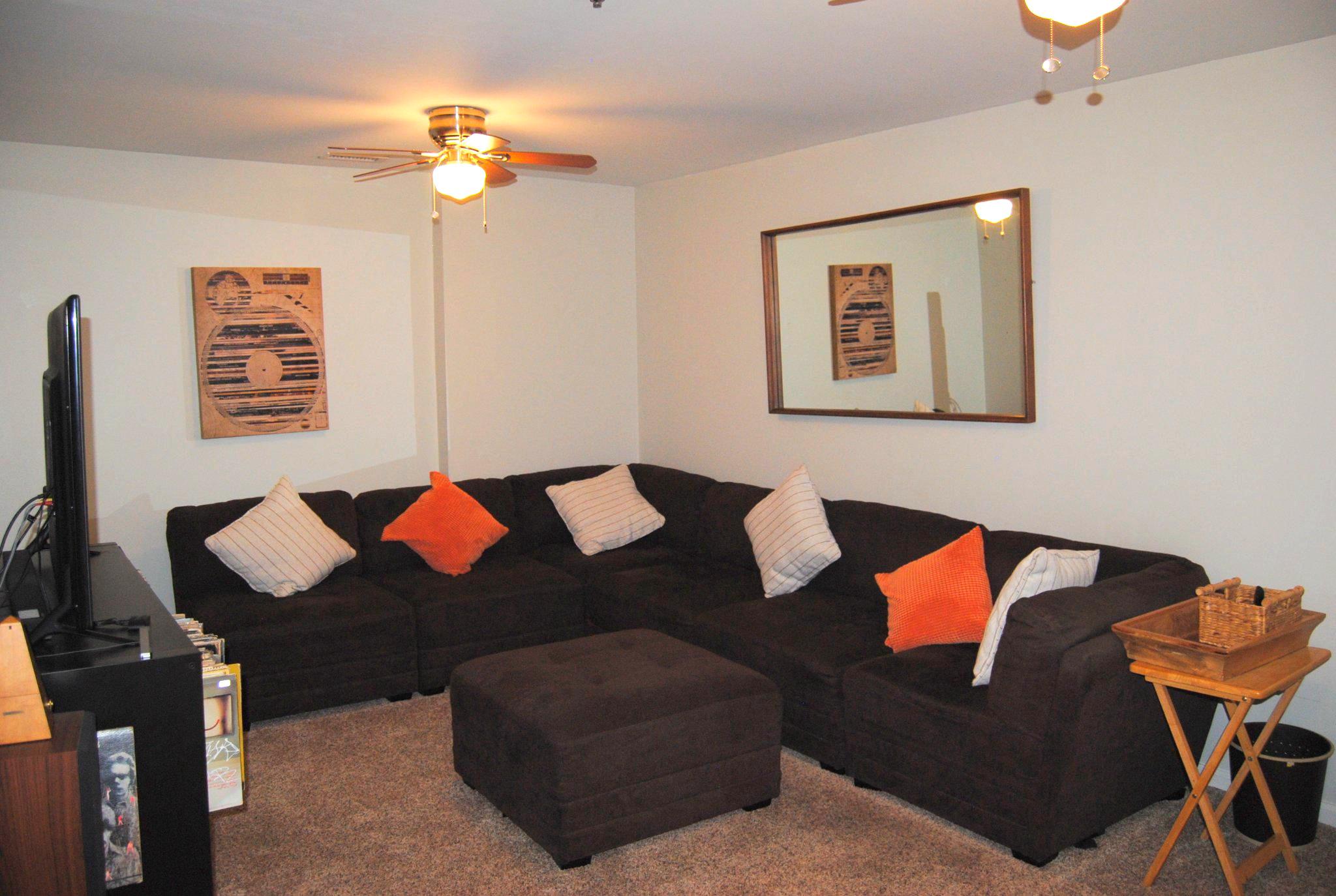 WILLIAMSBURG COMS - Residential