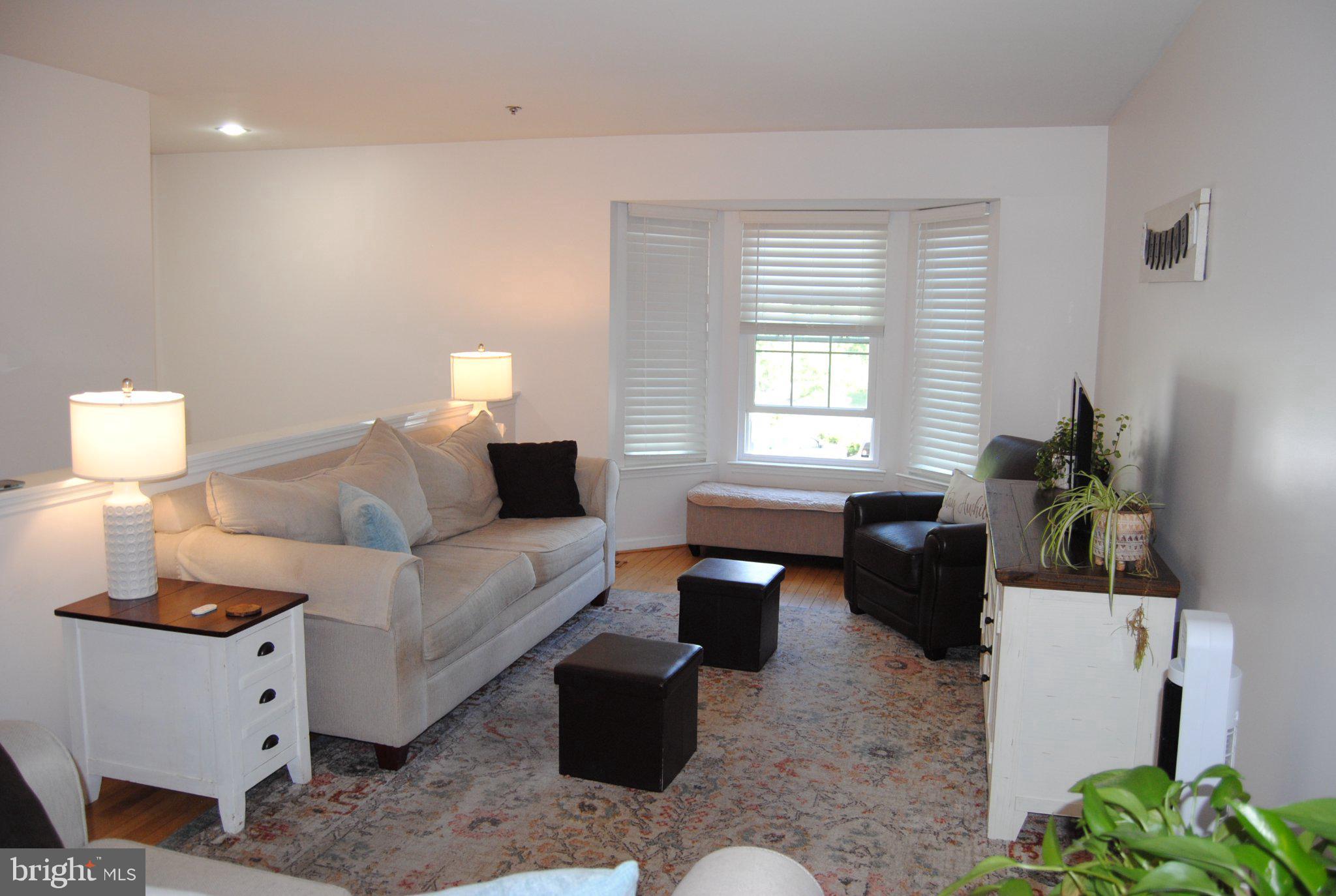WILLIAMSBURG COMS - Residential