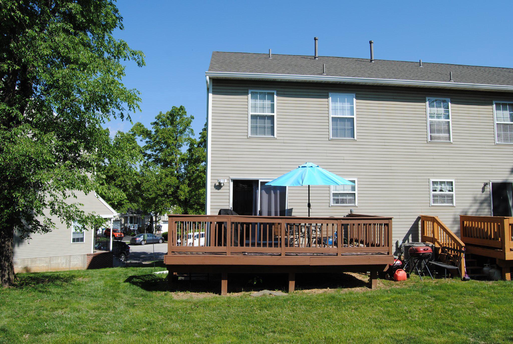 WILLIAMSBURG COMS - Residential