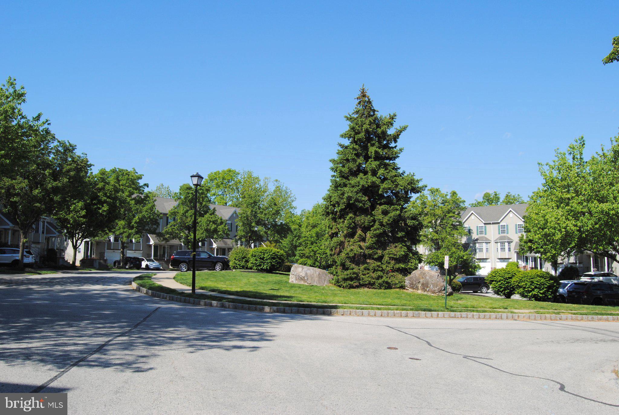 WILLIAMSBURG COMS - Residential