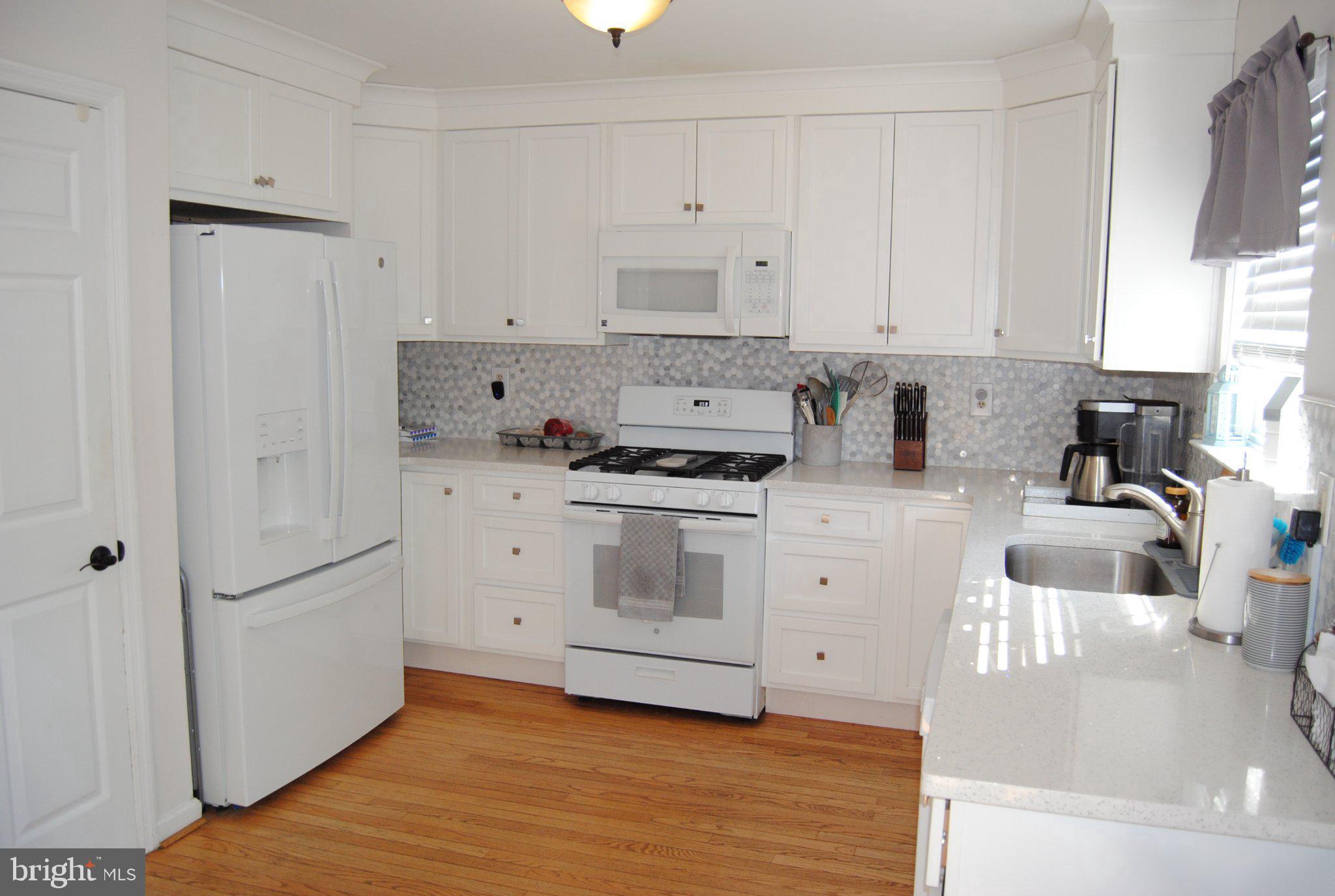 WILLIAMSBURG COMS - Residential