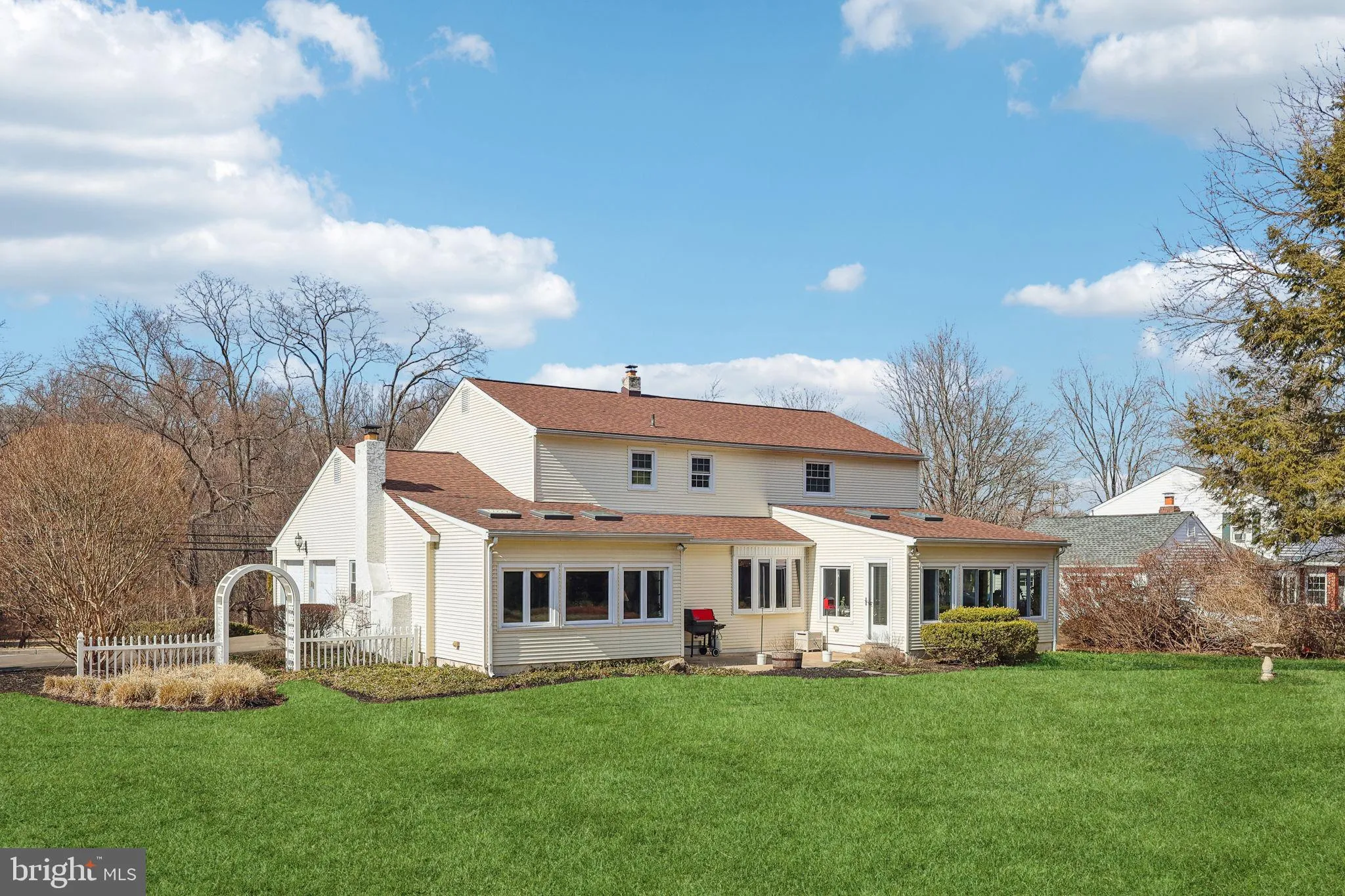 Yardley, Pennsylvania 19067, United States, 4 Bedrooms Bedrooms, ,3 BathroomsBathrooms,Residential,Pending,78937