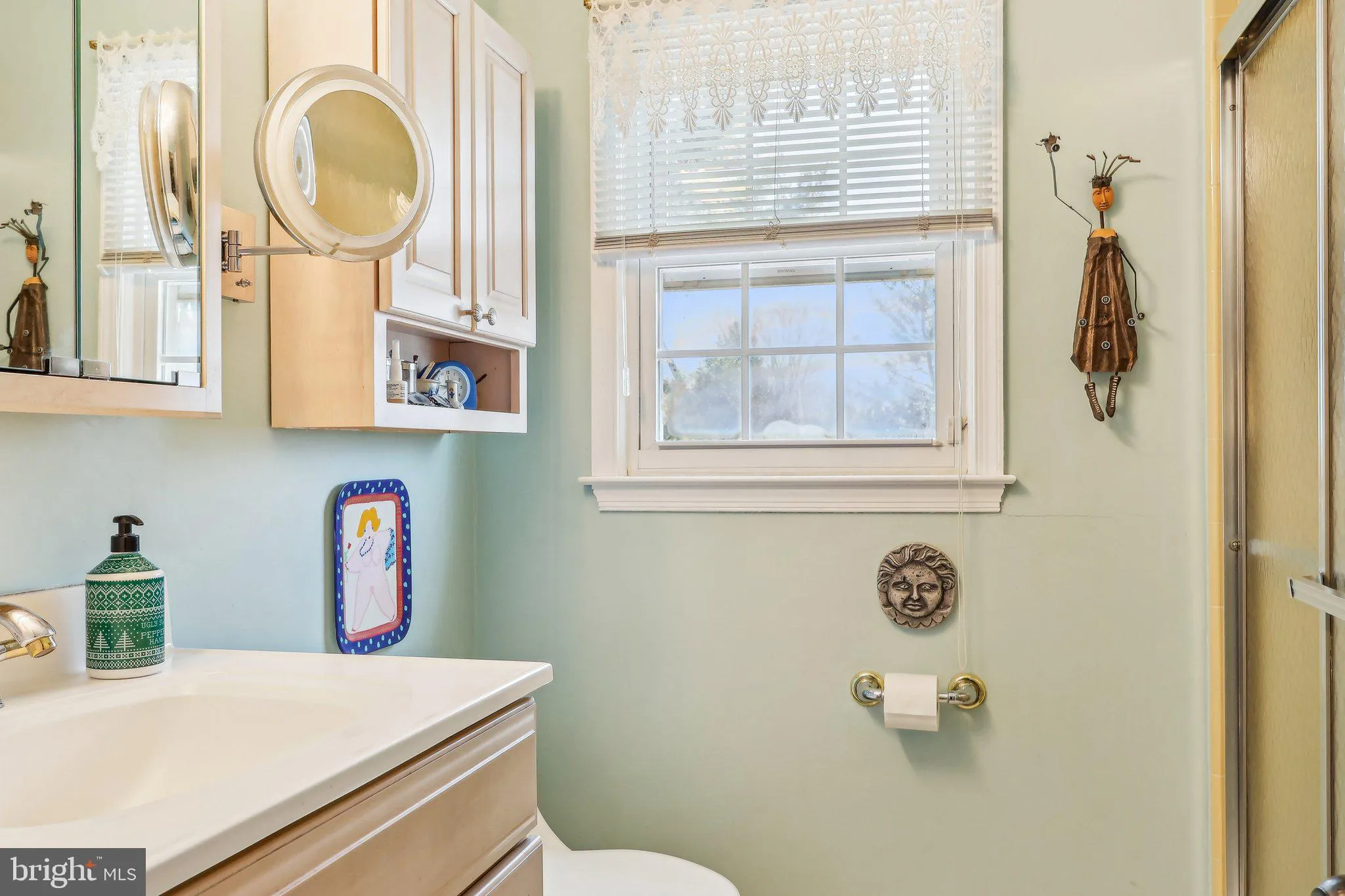 Yardley, Pennsylvania 19067, United States, 4 Bedrooms Bedrooms, ,3 BathroomsBathrooms,Residential,Pending,78937