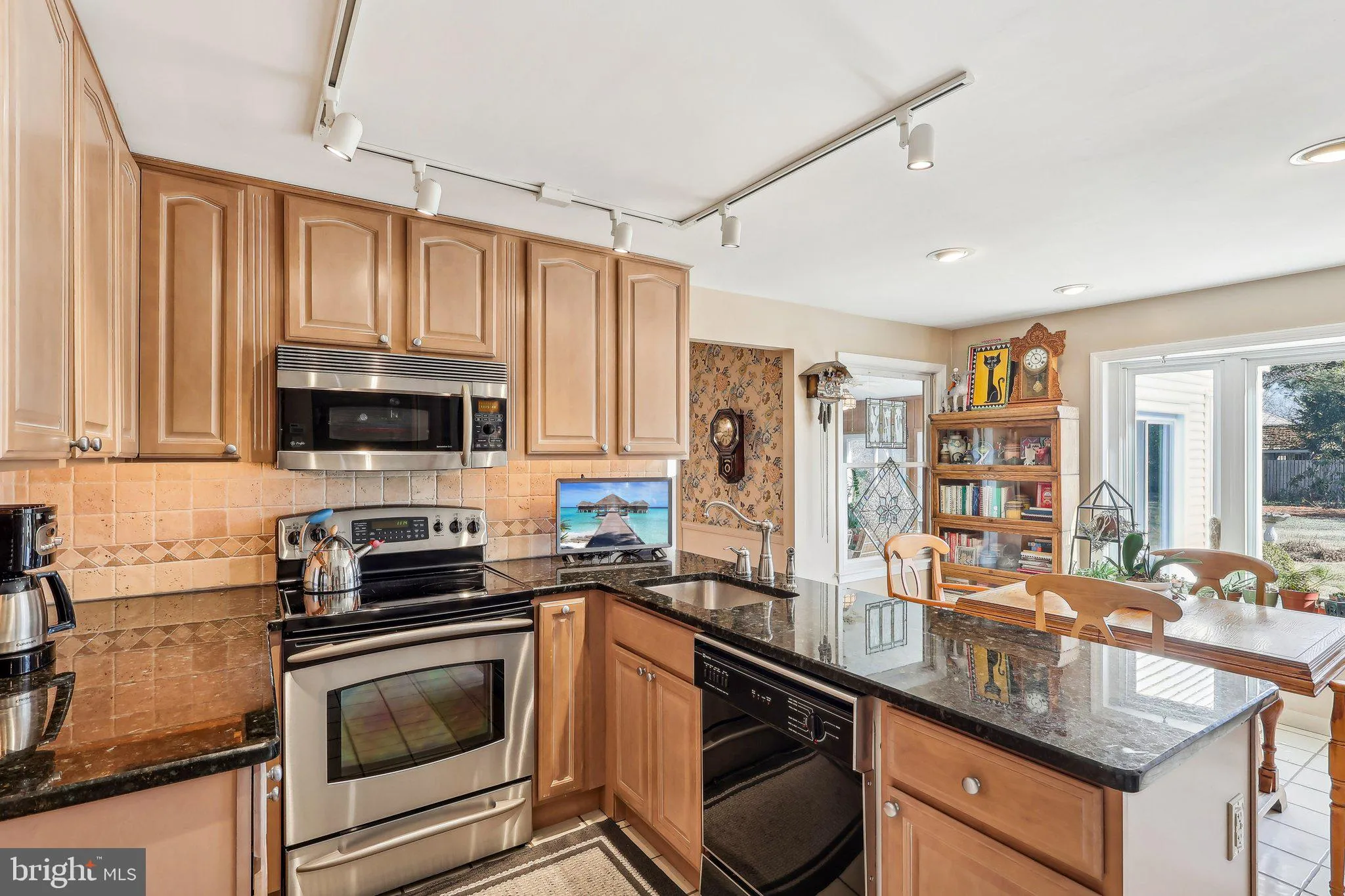 Yardley, Pennsylvania 19067, United States, 4 Bedrooms Bedrooms, ,3 BathroomsBathrooms,Residential,Pending,78937