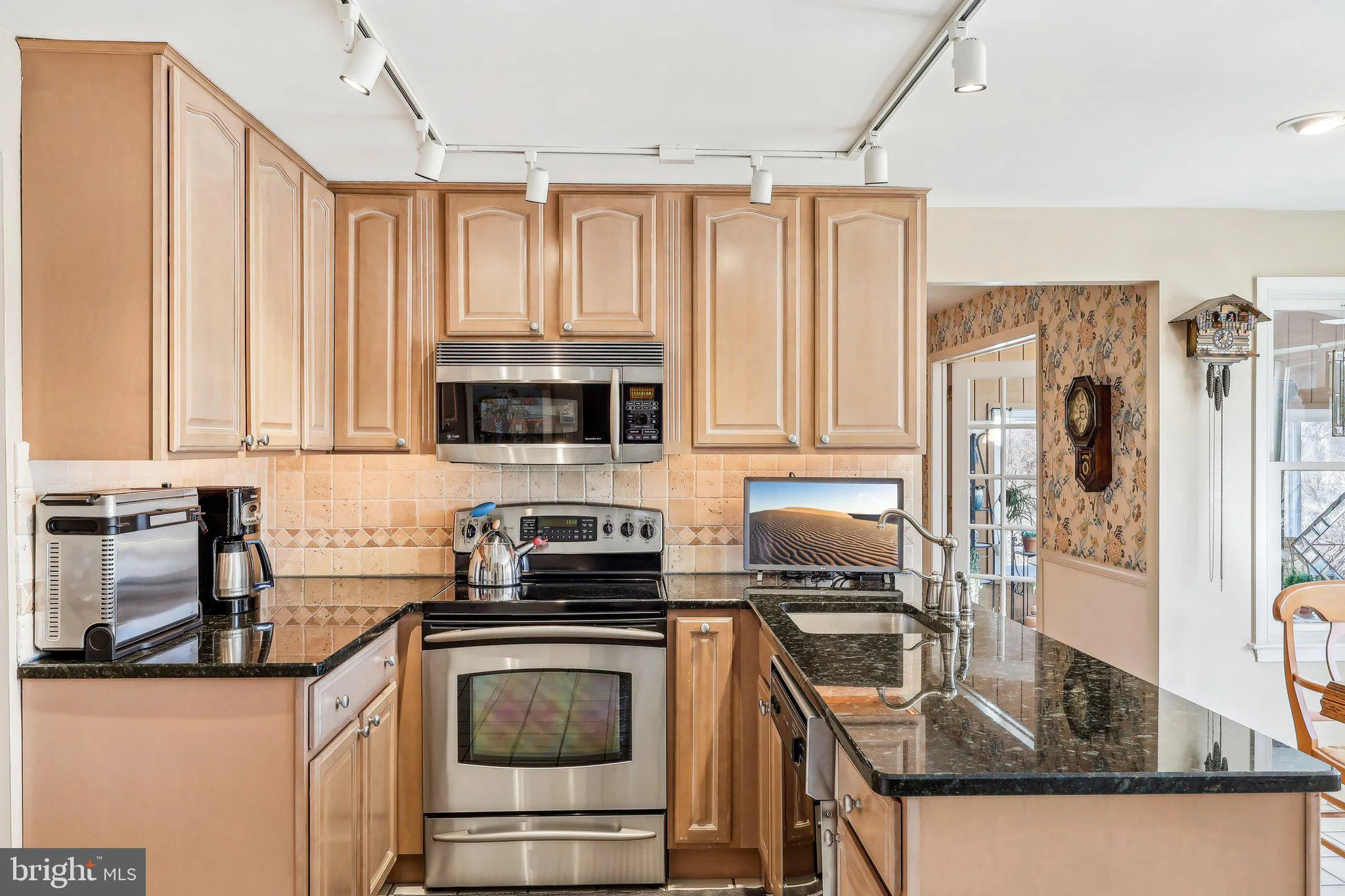 Yardley, Pennsylvania 19067, United States, 4 Bedrooms Bedrooms, ,3 BathroomsBathrooms,Residential,Pending,78937