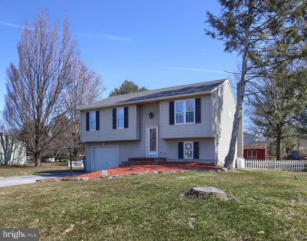 Photo of 455 HOLLY ANN DR, LANDISVILLE, PA 17538 (MLS # PALA2034154)