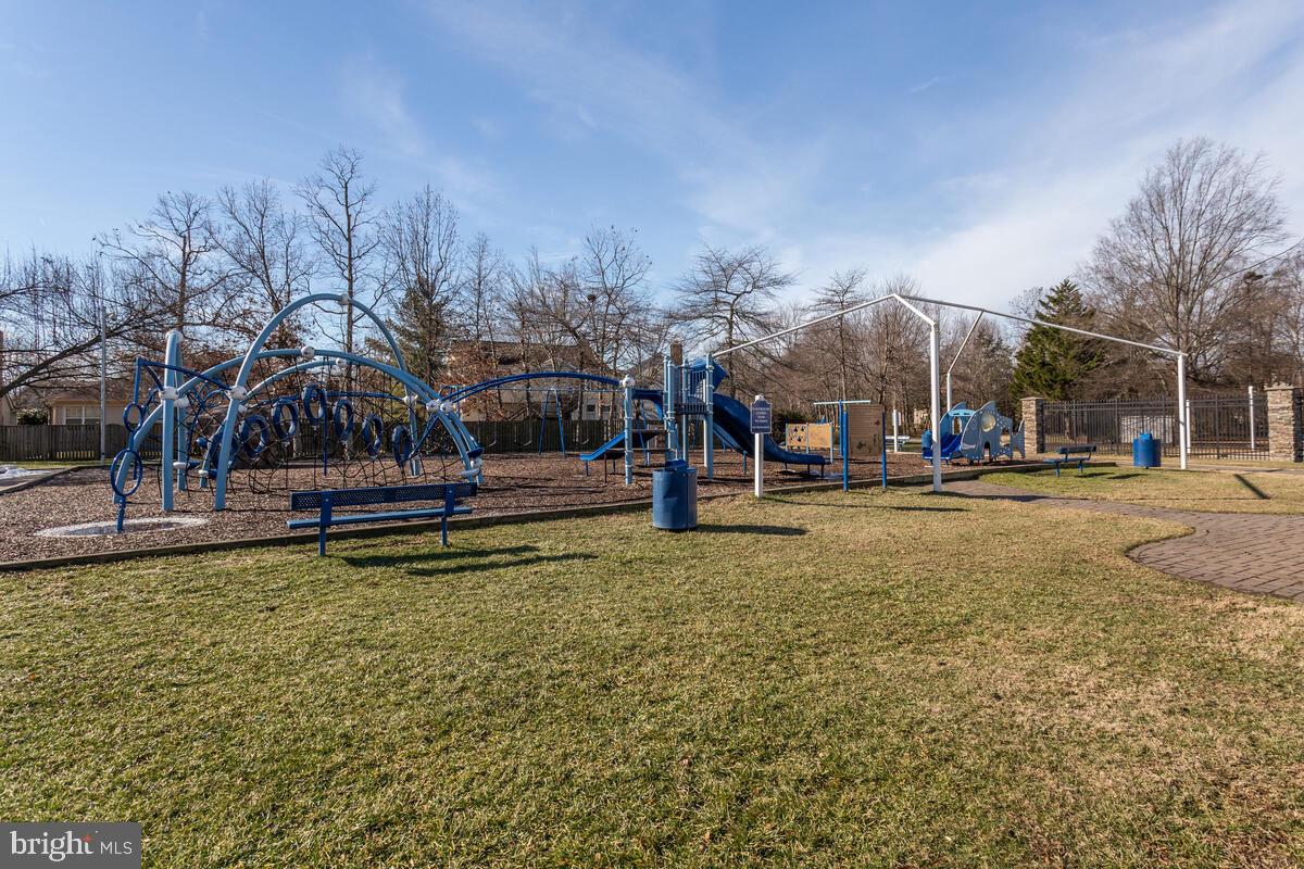 DORCHESTER - ST. CHARLES - Residential