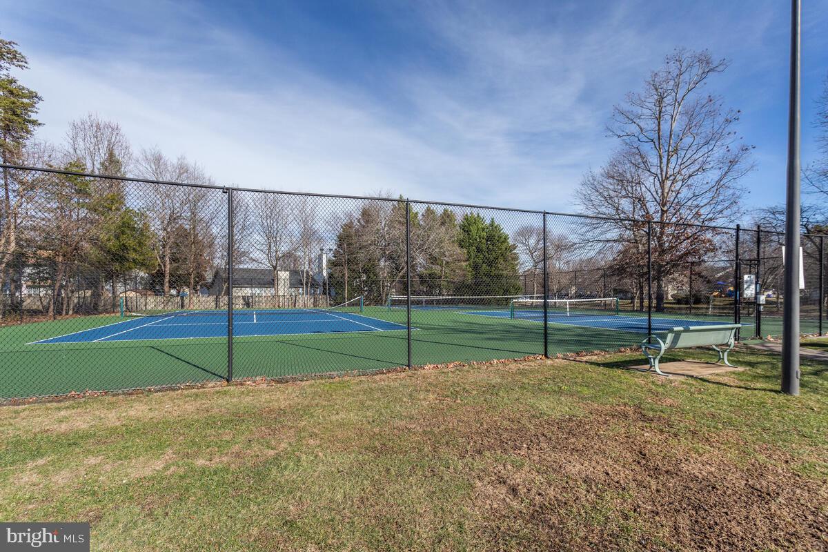 DORCHESTER - ST. CHARLES - Residential