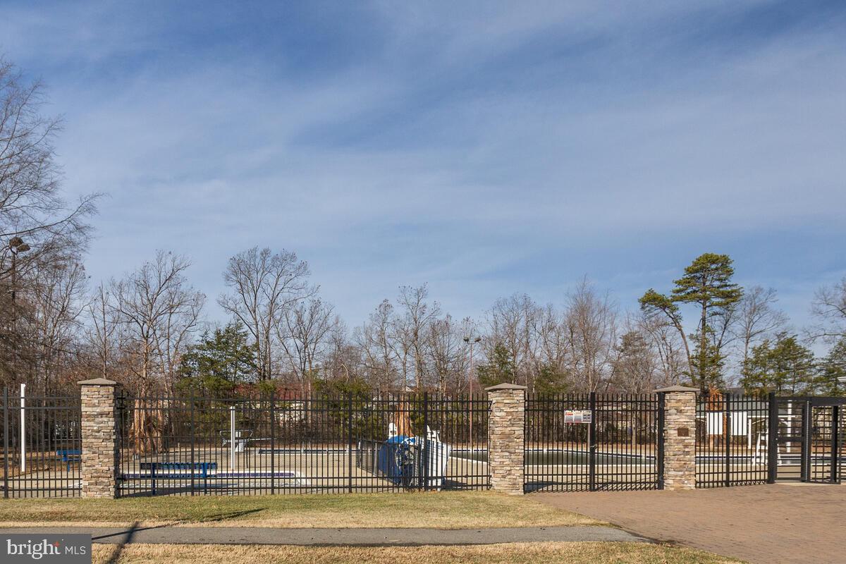 DORCHESTER - ST. CHARLES - Residential