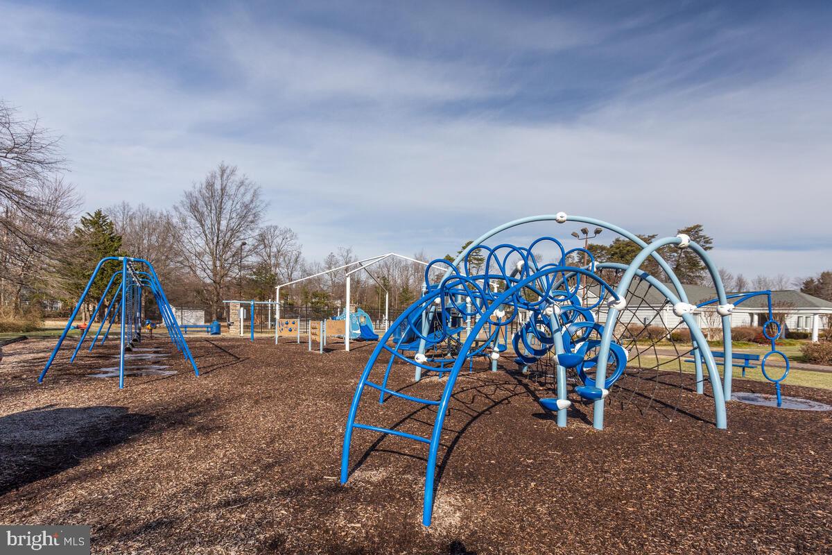 DORCHESTER - ST. CHARLES - Residential