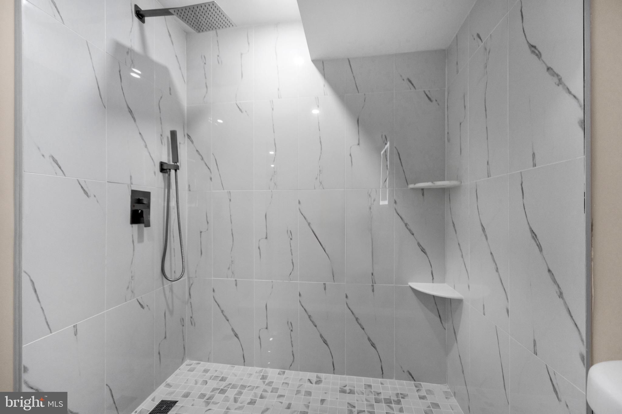 WALNUT HILL - Residential