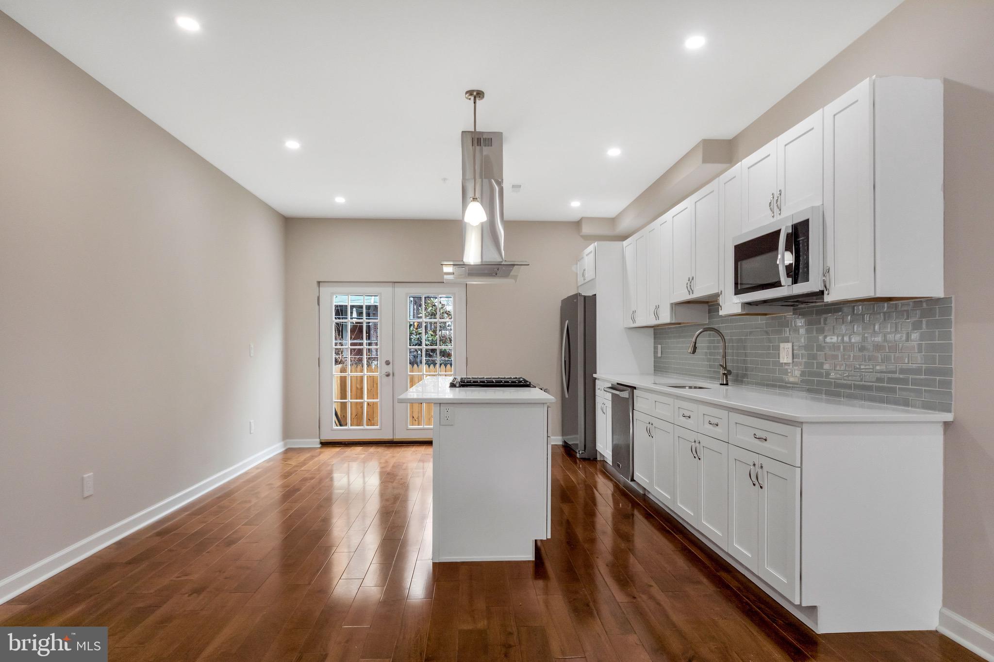 WALNUT HILL - Residential