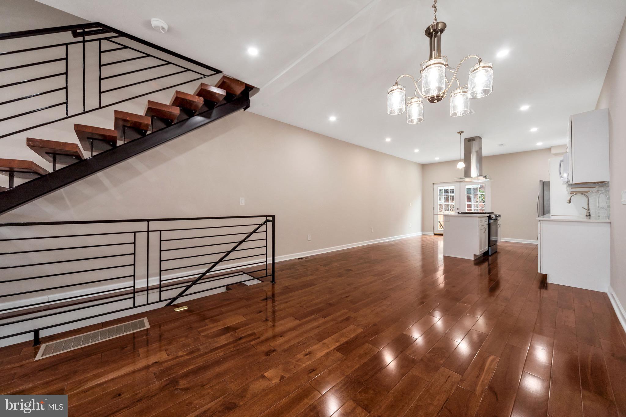 WALNUT HILL - Residential