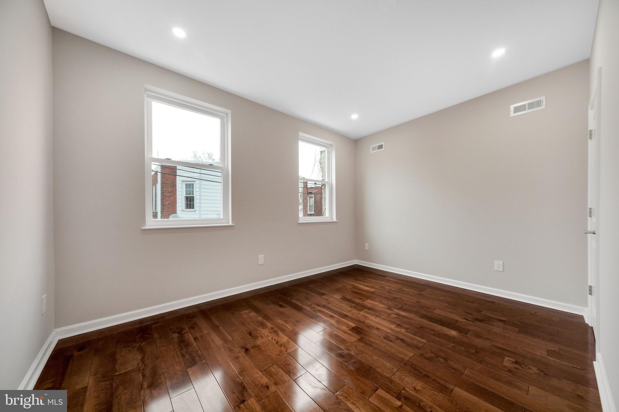 WALNUT HILL - Residential