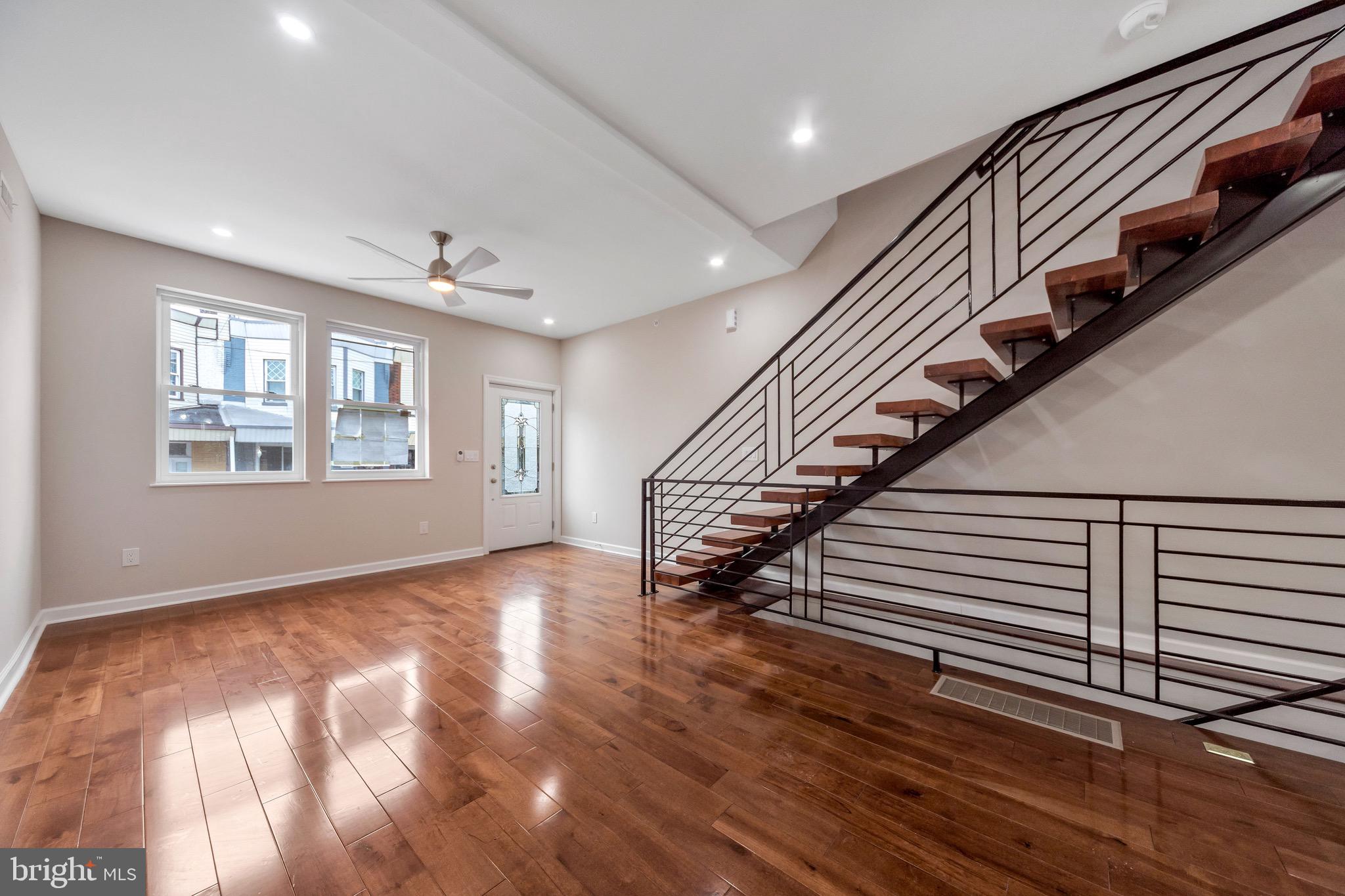 WALNUT HILL - Residential