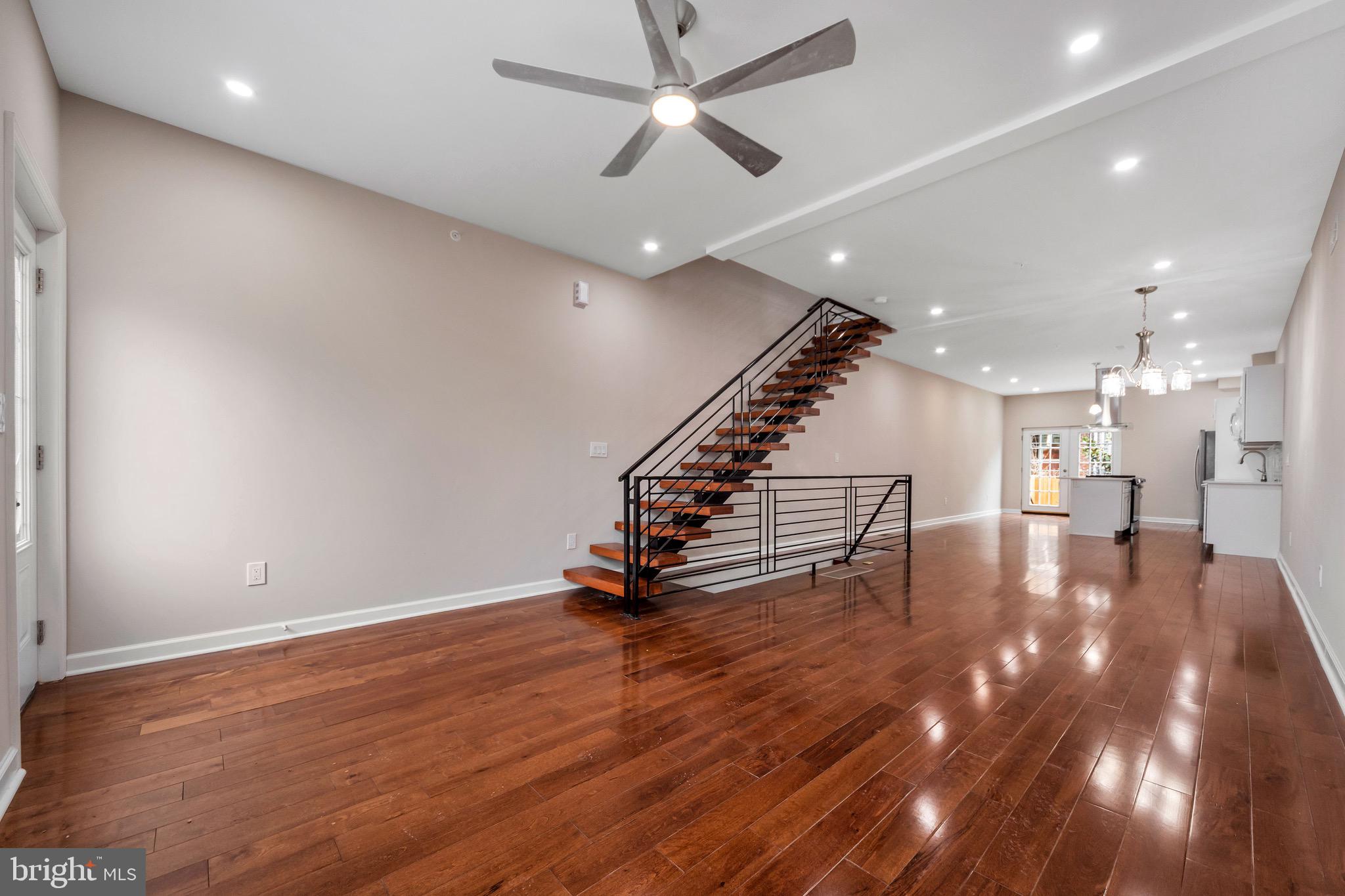 WALNUT HILL - Residential