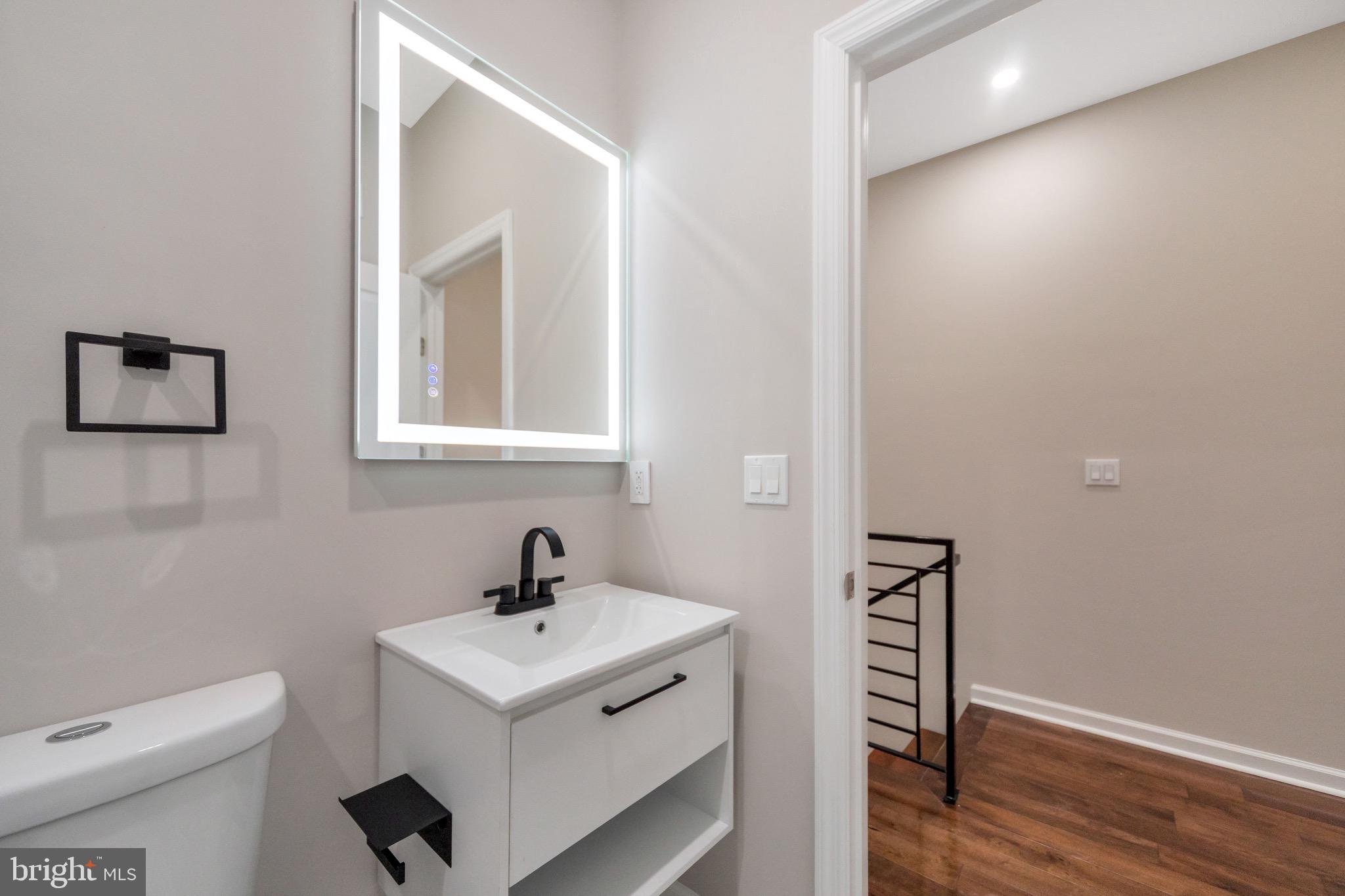 WALNUT HILL - Residential