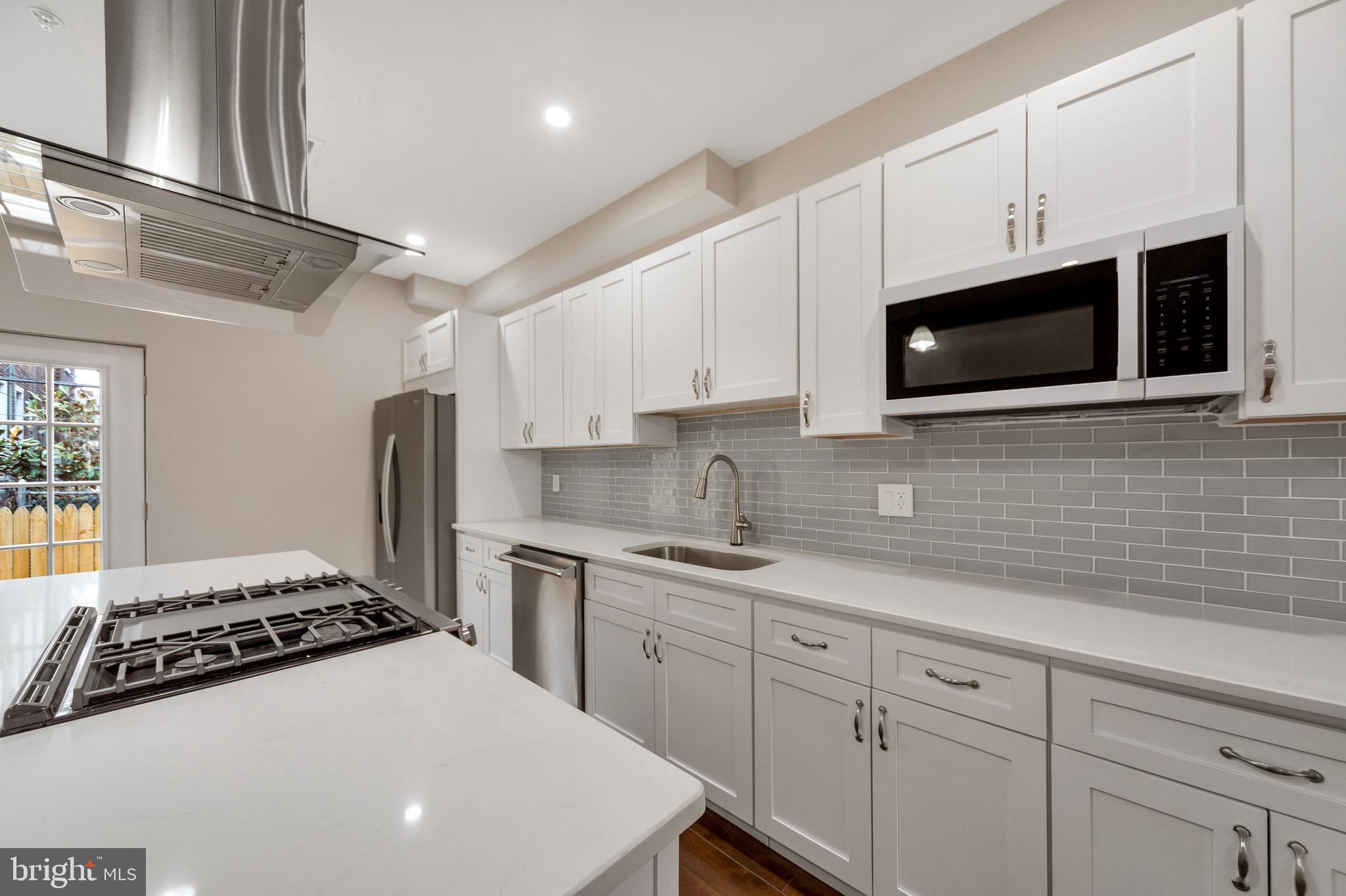 WALNUT HILL - Residential