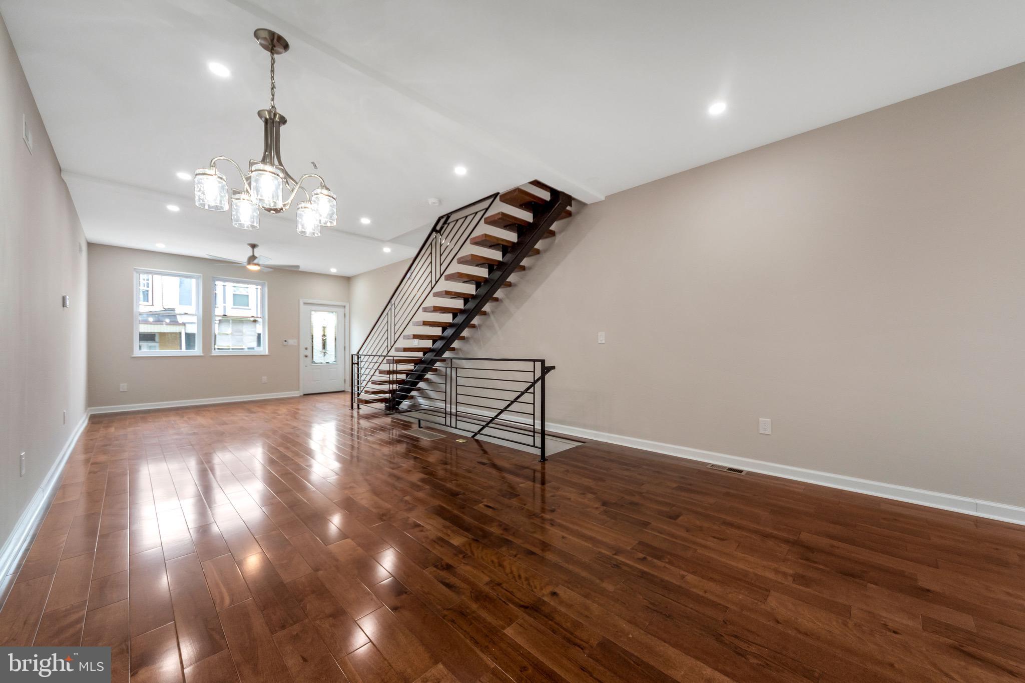 WALNUT HILL - Residential