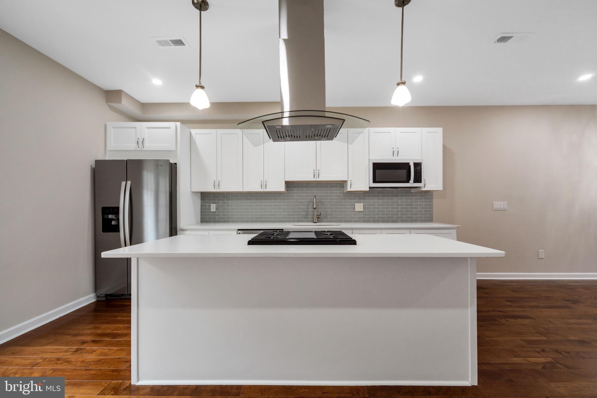 WALNUT HILL - Residential