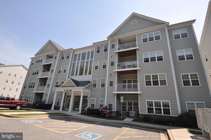 Beautiful well cared for ground floor unit backs to scenic pond and trees, 2 Br, 2 Ba condo in water oriented community. Open kitchen/ area with nook, energy efficient design. Master BR has large WALK IN CLOSET. A lovely community that is close to everything and also quiet and relaxing. Water access, community pool, Walking trails with water views. Comm. Marina w/ docks.