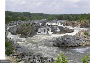 MC LEAN HAMLET - Residential Lease