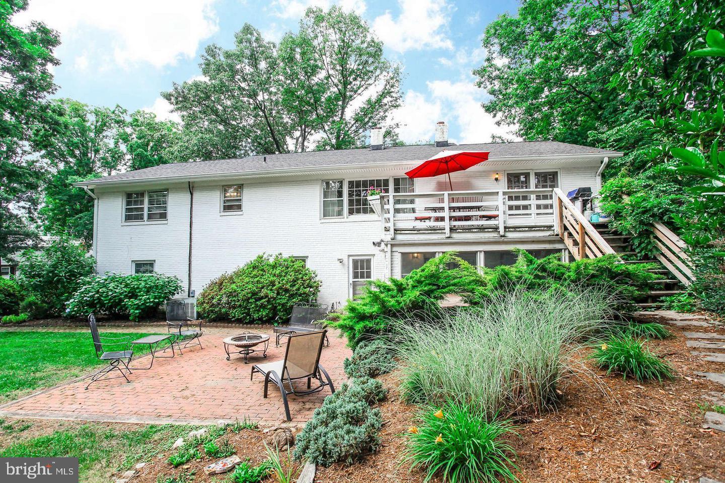 MC LEAN HAMLET - Residential Lease