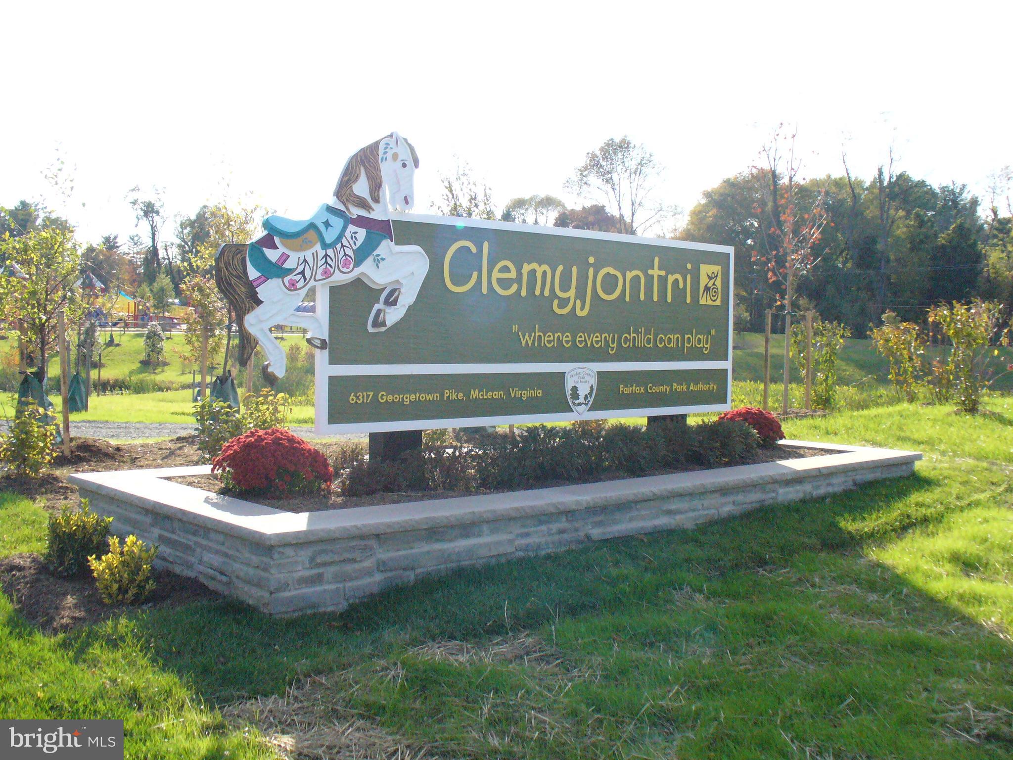 MC LEAN HAMLET - Residential Lease