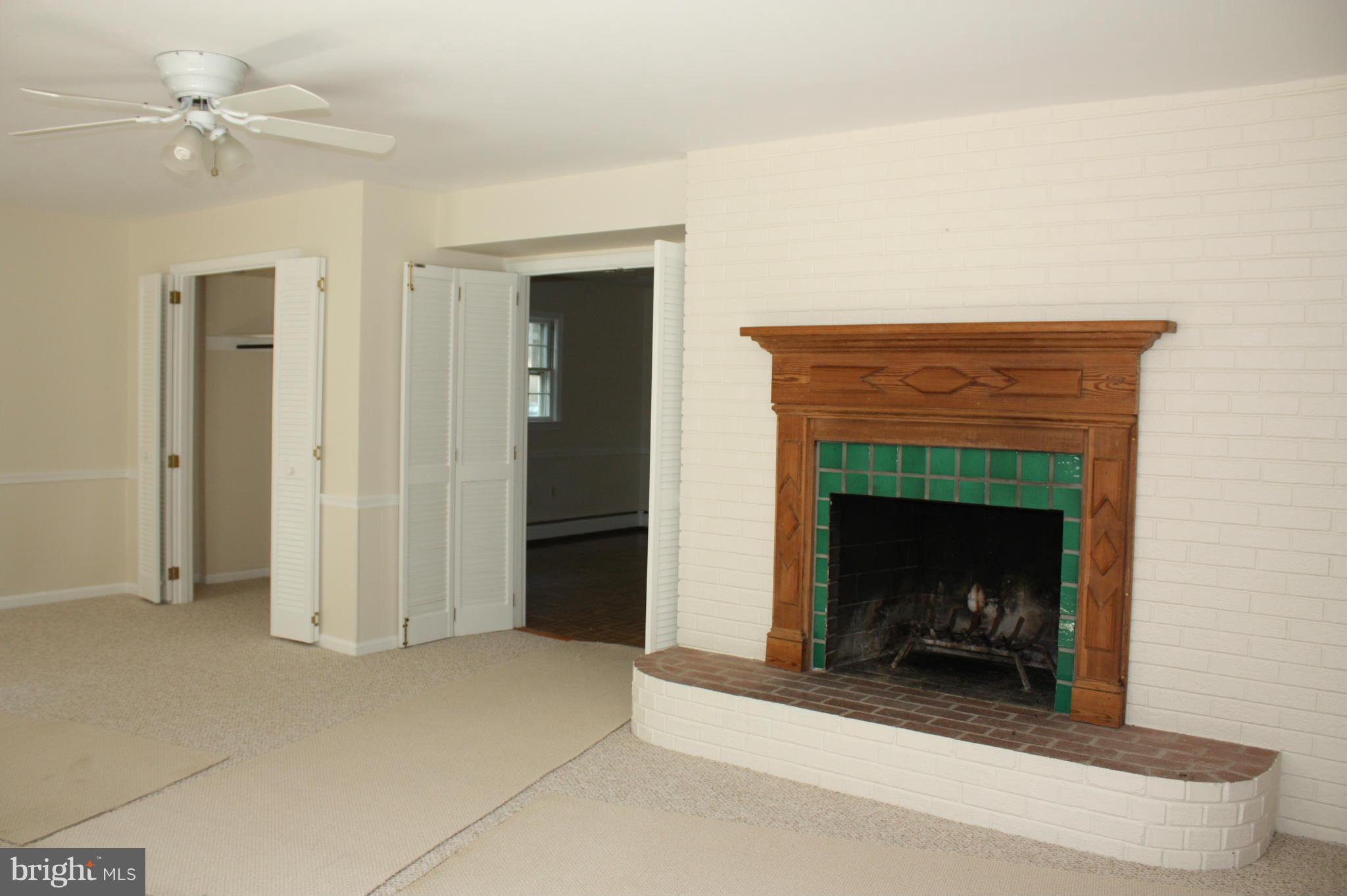 MC LEAN HAMLET - Residential Lease