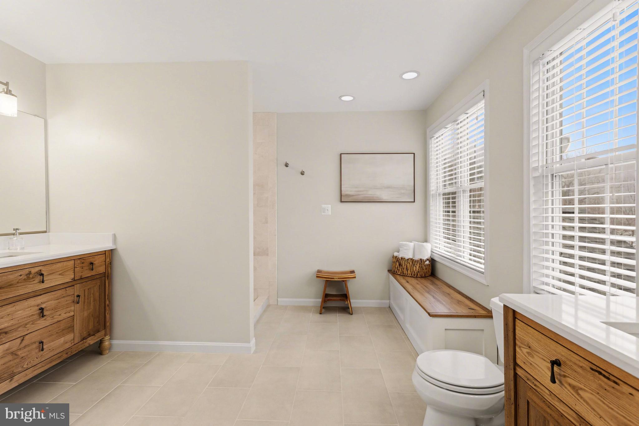 WOODLAND HILLS - Residential