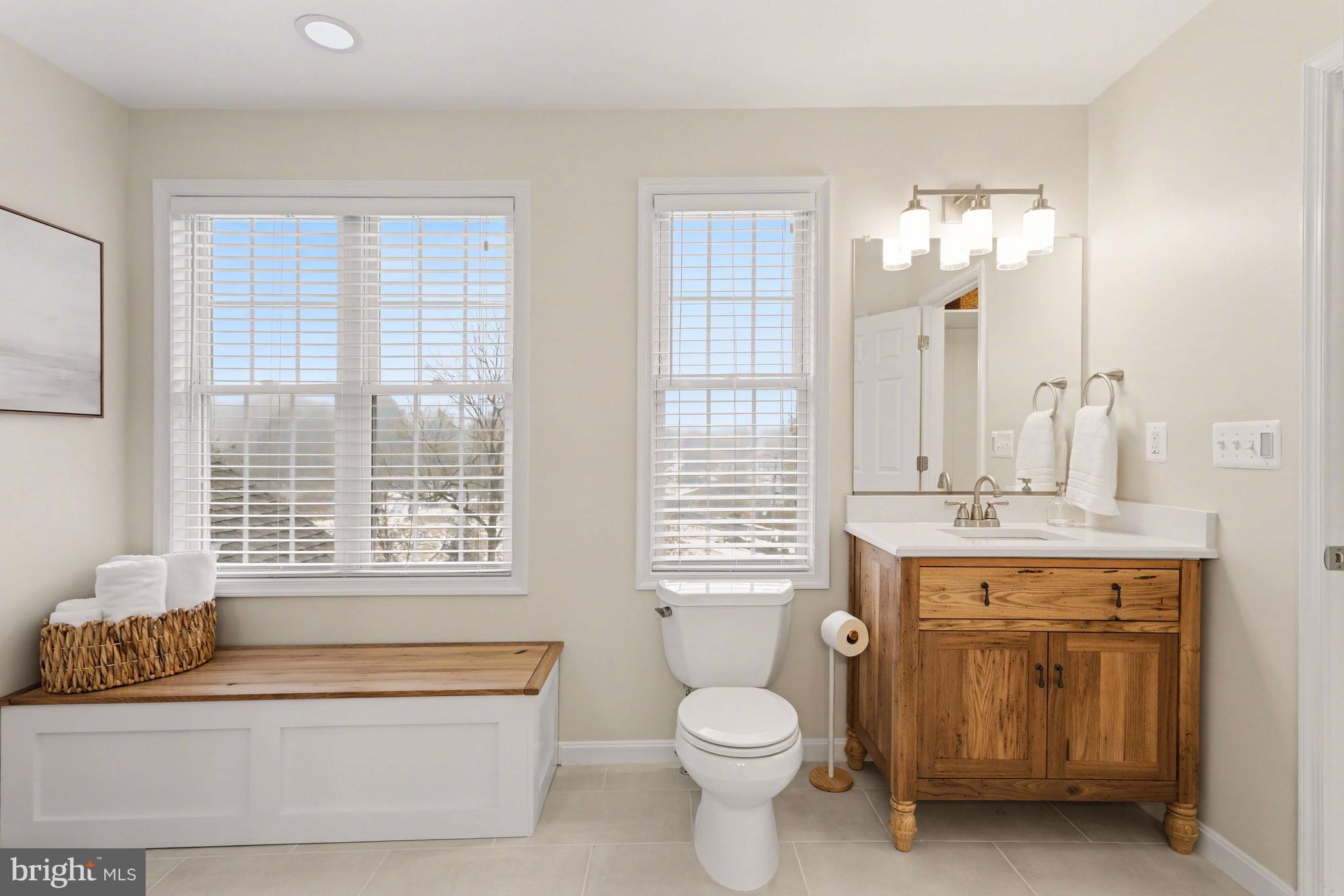 WOODLAND HILLS - Residential