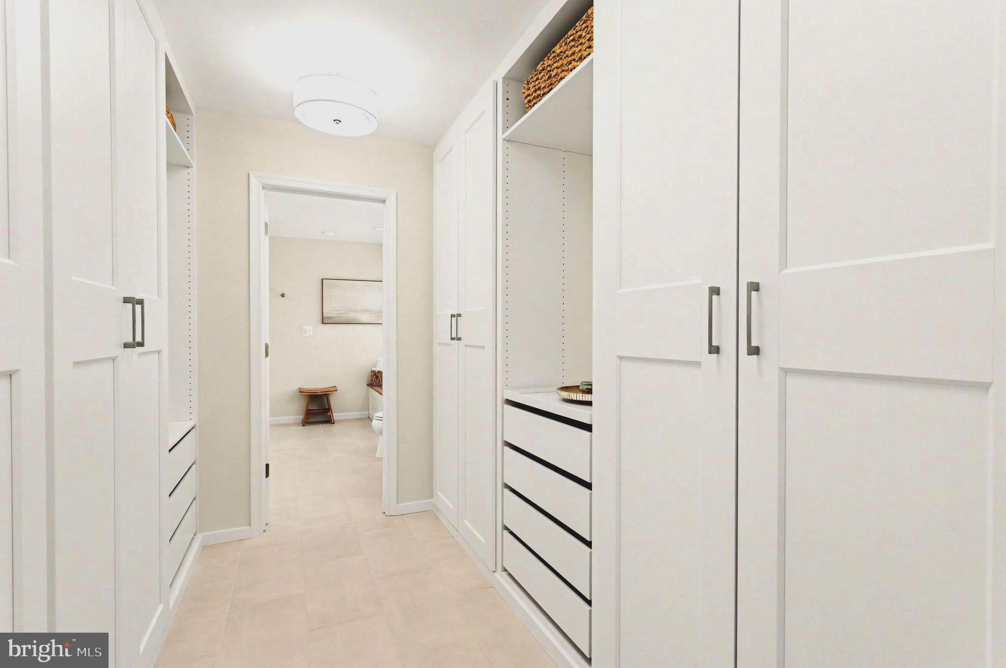 WOODLAND HILLS - Residential