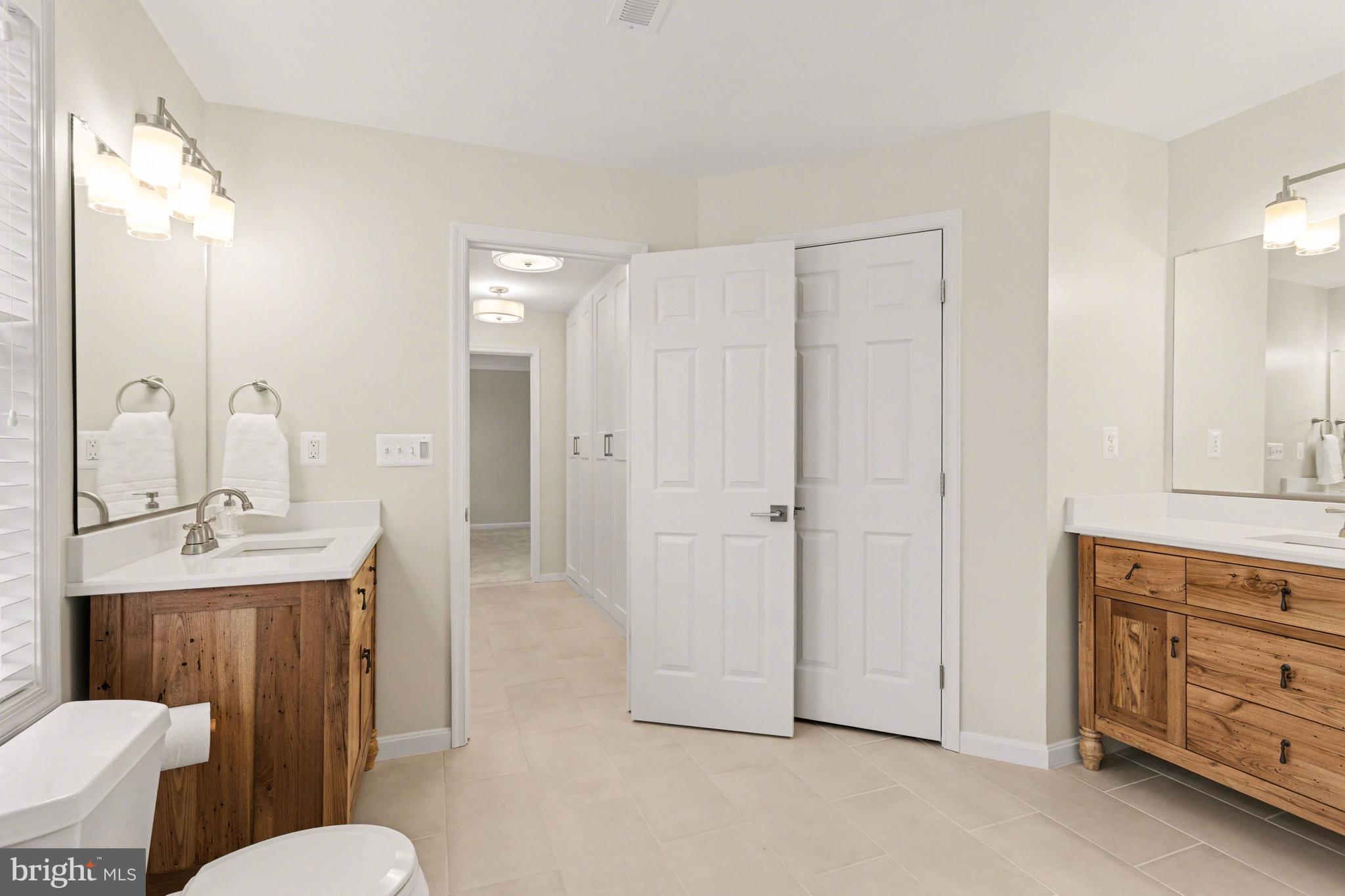 WOODLAND HILLS - Residential