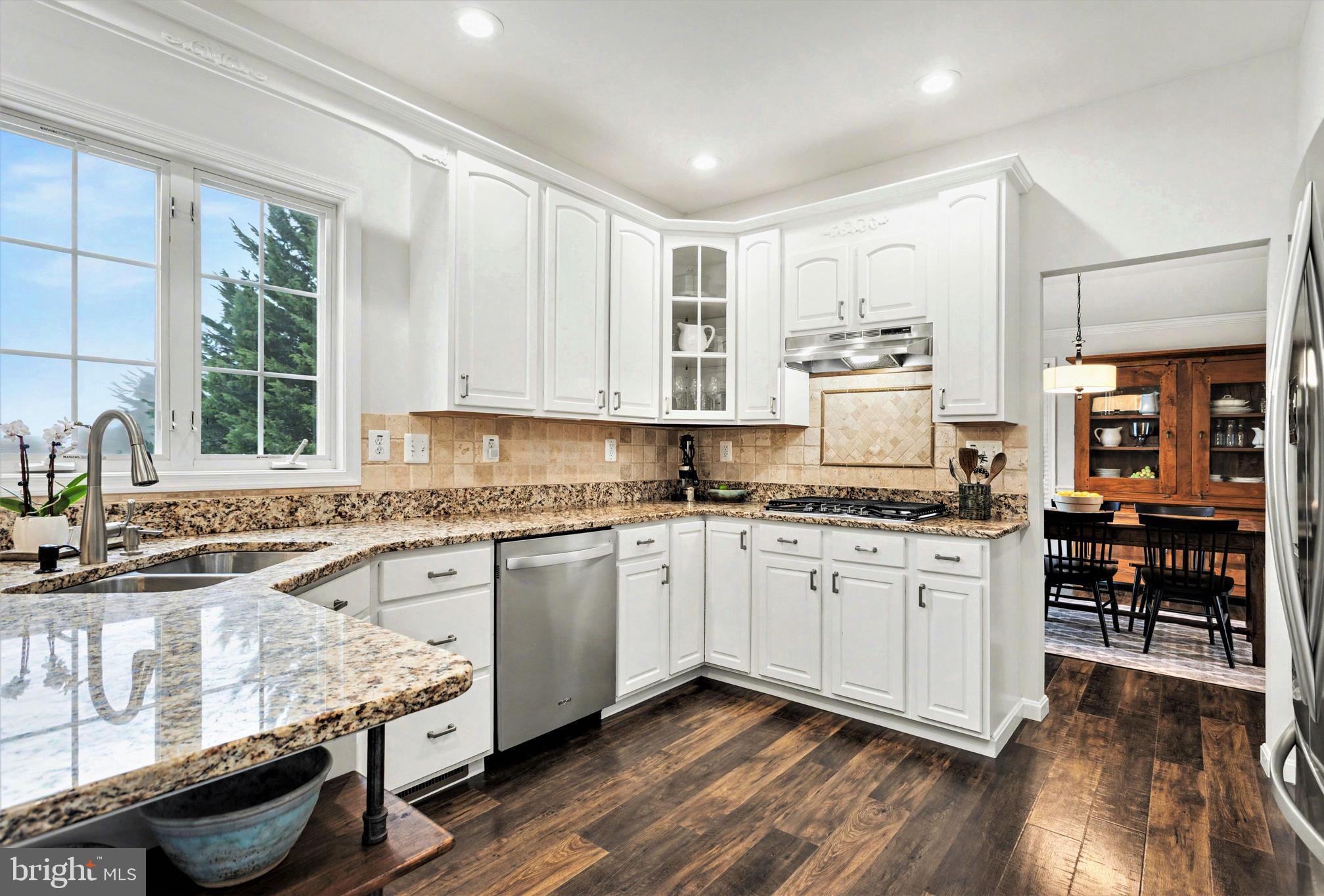 WOODLAND HILLS - Residential