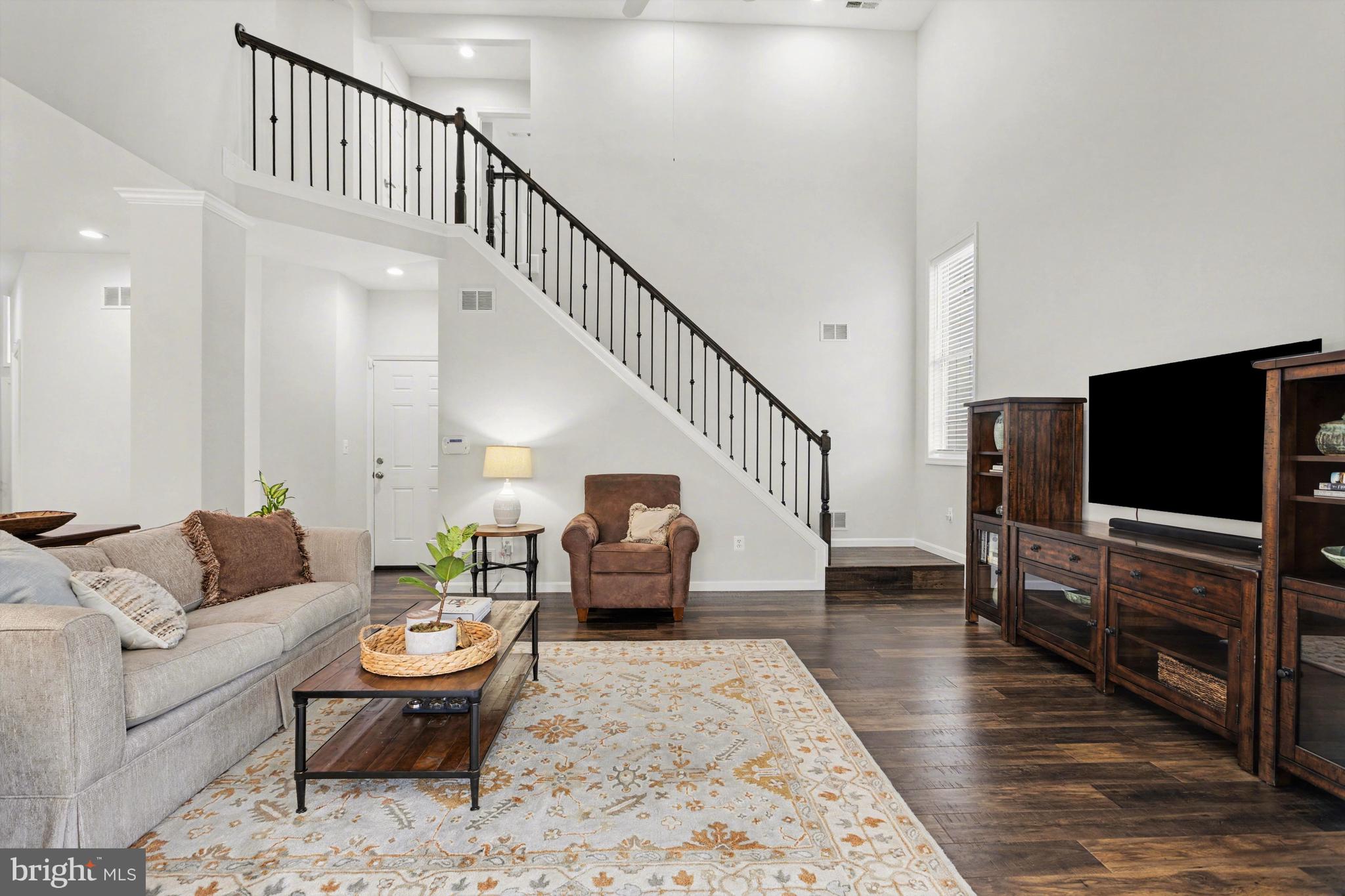 WOODLAND HILLS - Residential