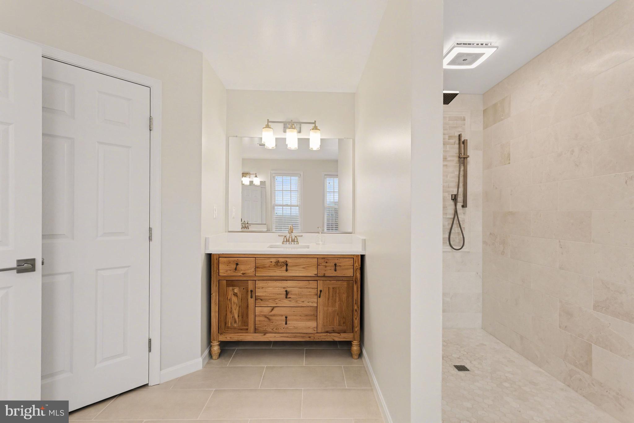 WOODLAND HILLS - Residential