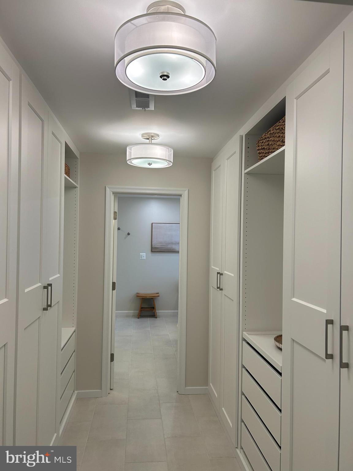 WOODLAND HILLS - Residential