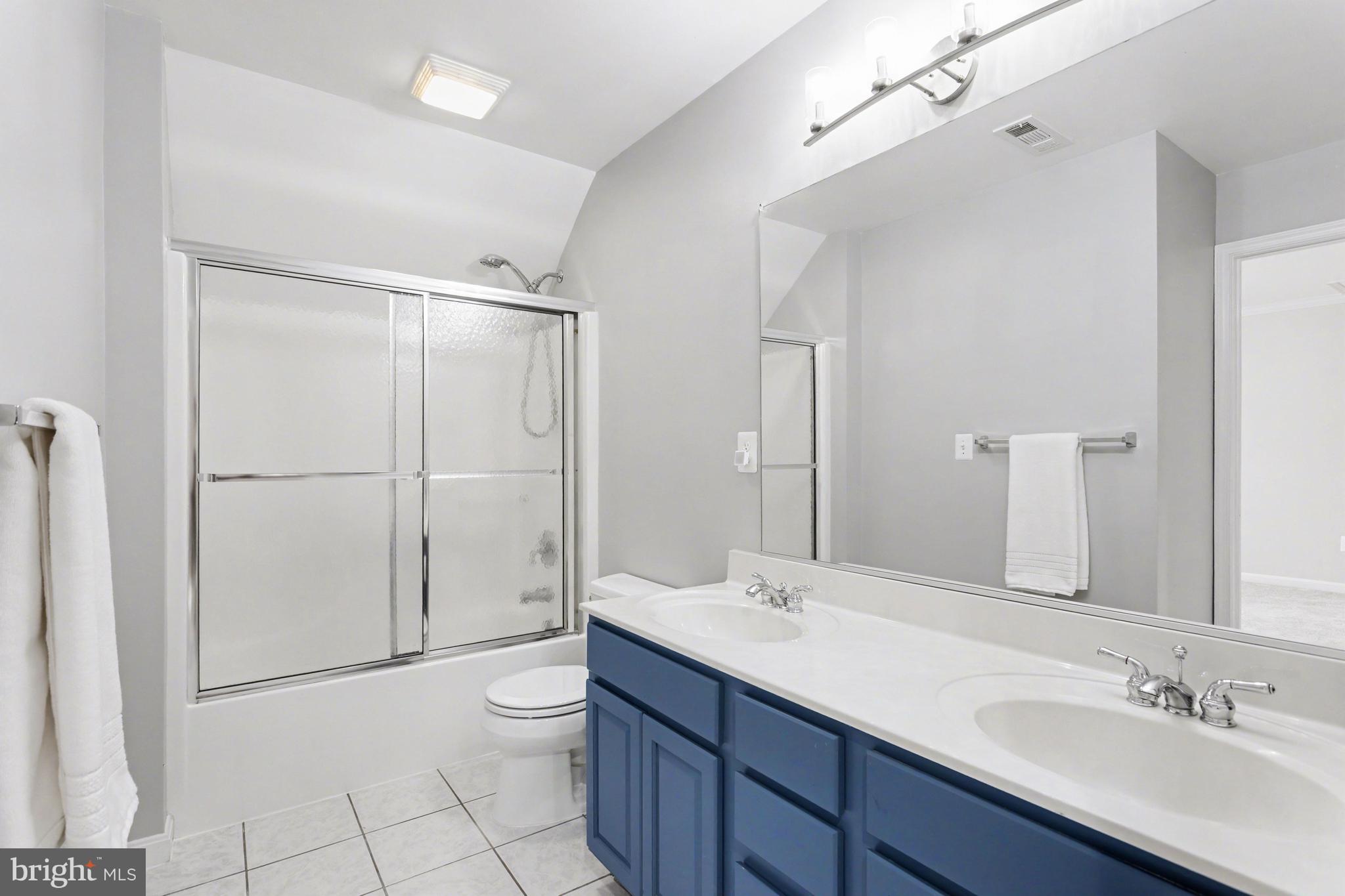 WOODLAND HILLS - Residential