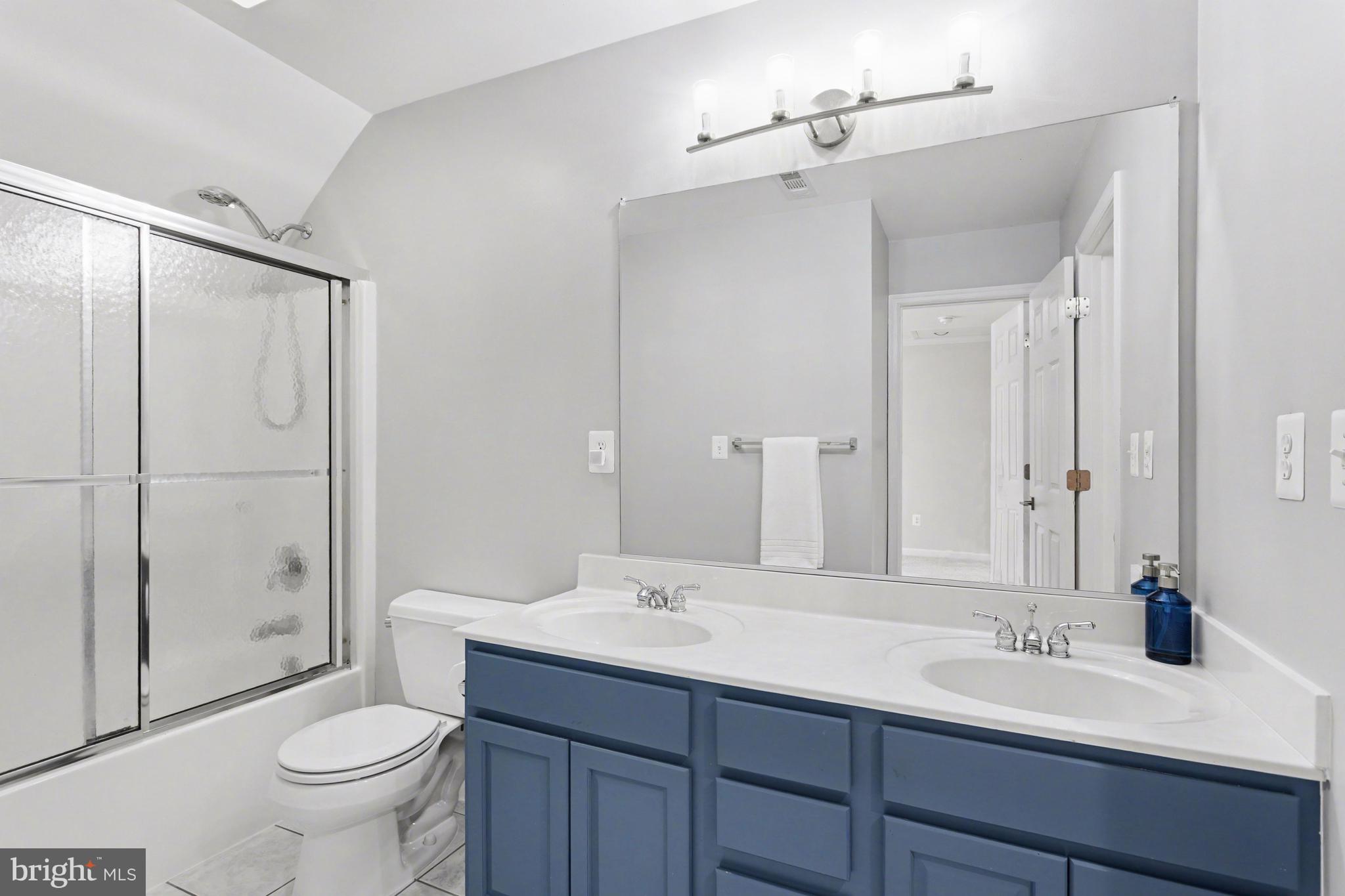 WOODLAND HILLS - Residential