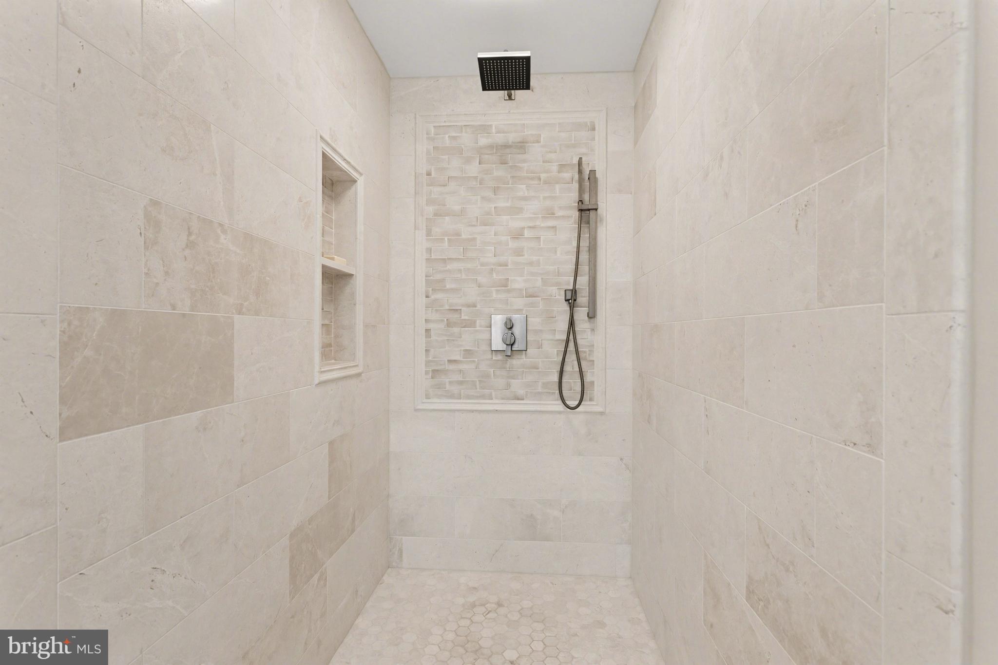 WOODLAND HILLS - Residential