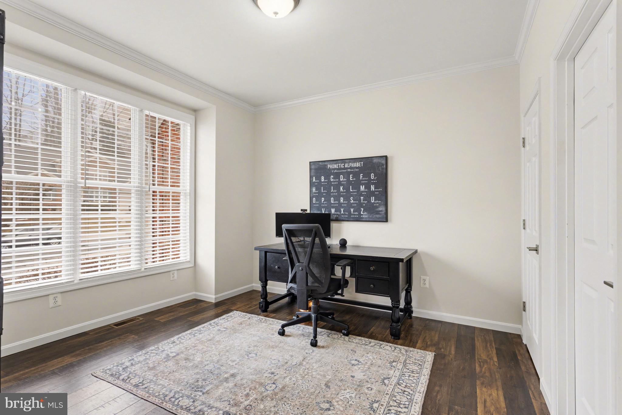 WOODLAND HILLS - Residential