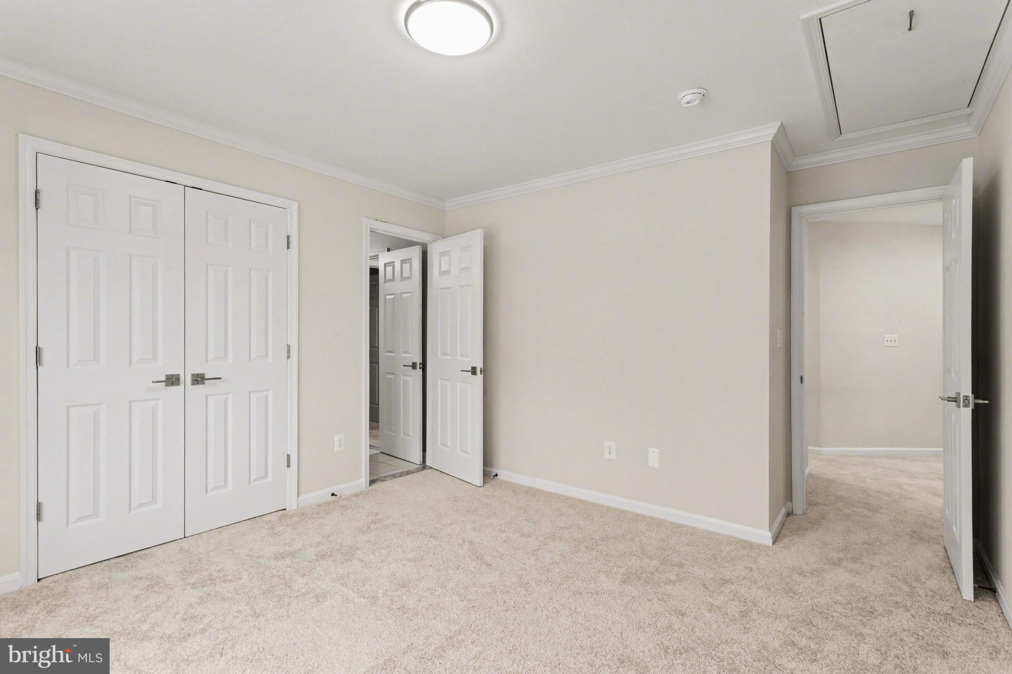 WOODLAND HILLS - Residential