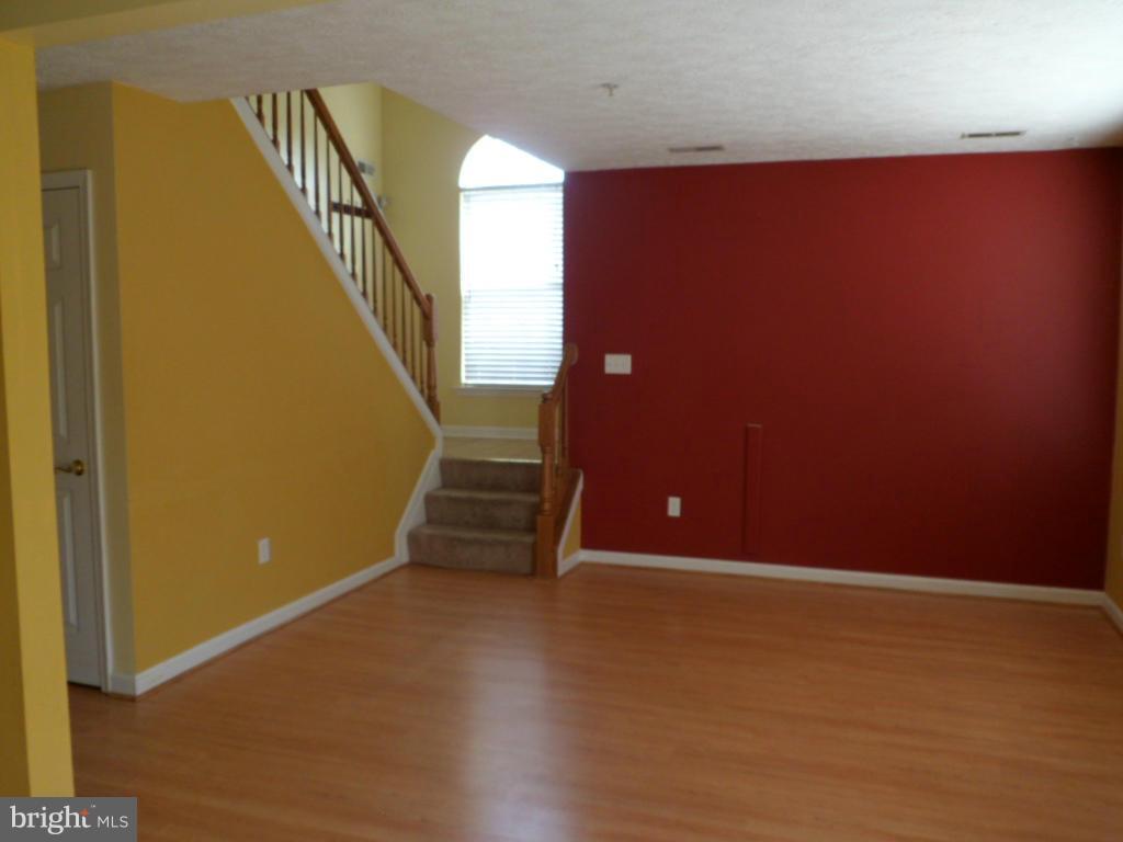 HICKORY HILLS - Residential Lease