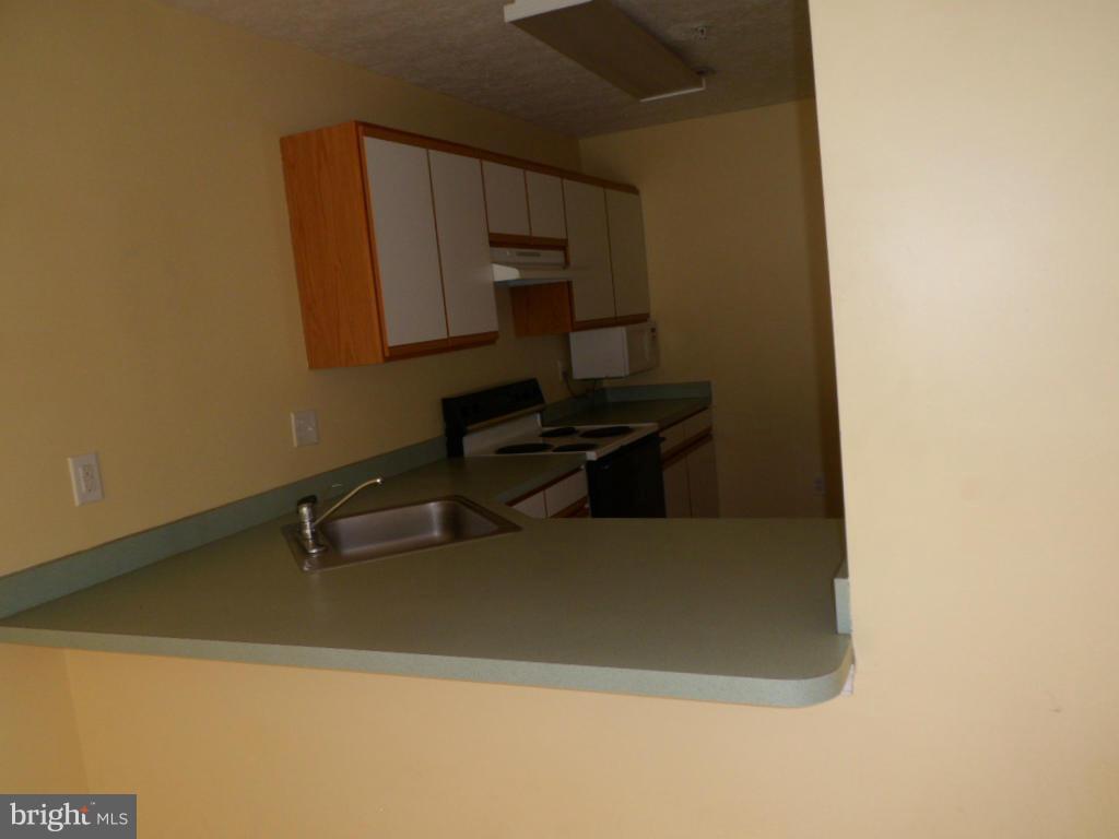 HICKORY HILLS - Residential Lease