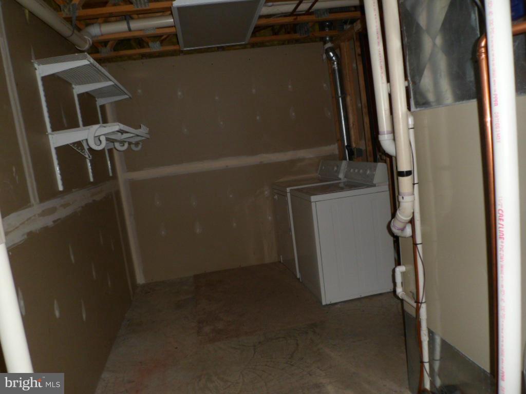 HICKORY HILLS - Residential Lease