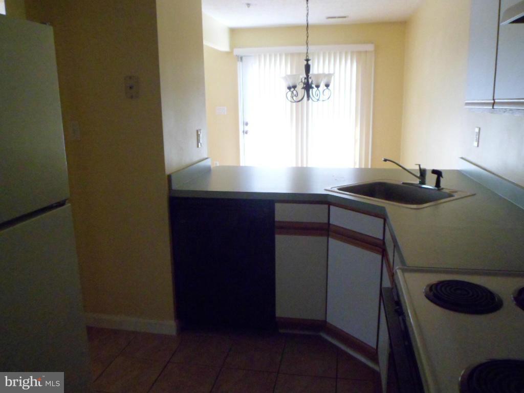 HICKORY HILLS - Residential Lease