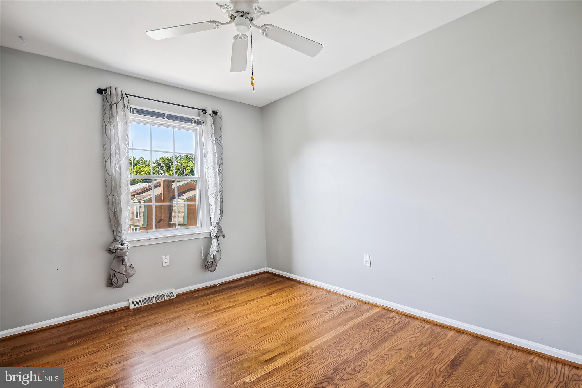 BAY HILLS TANGLEWOOD - Residential